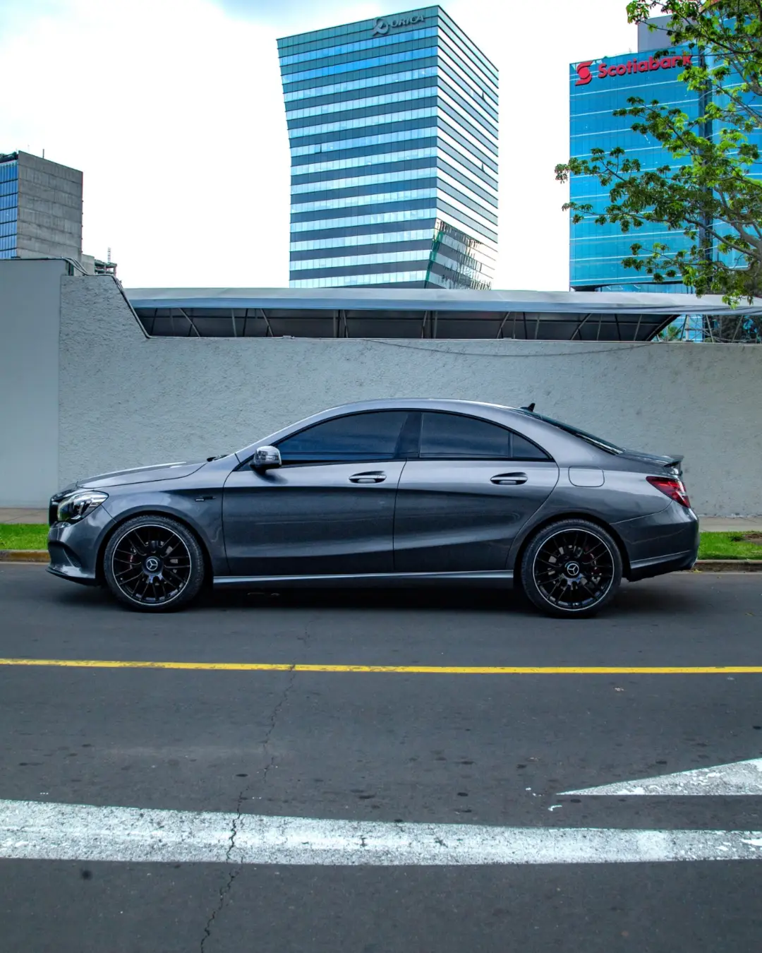 Mercedes Benz CLA 180