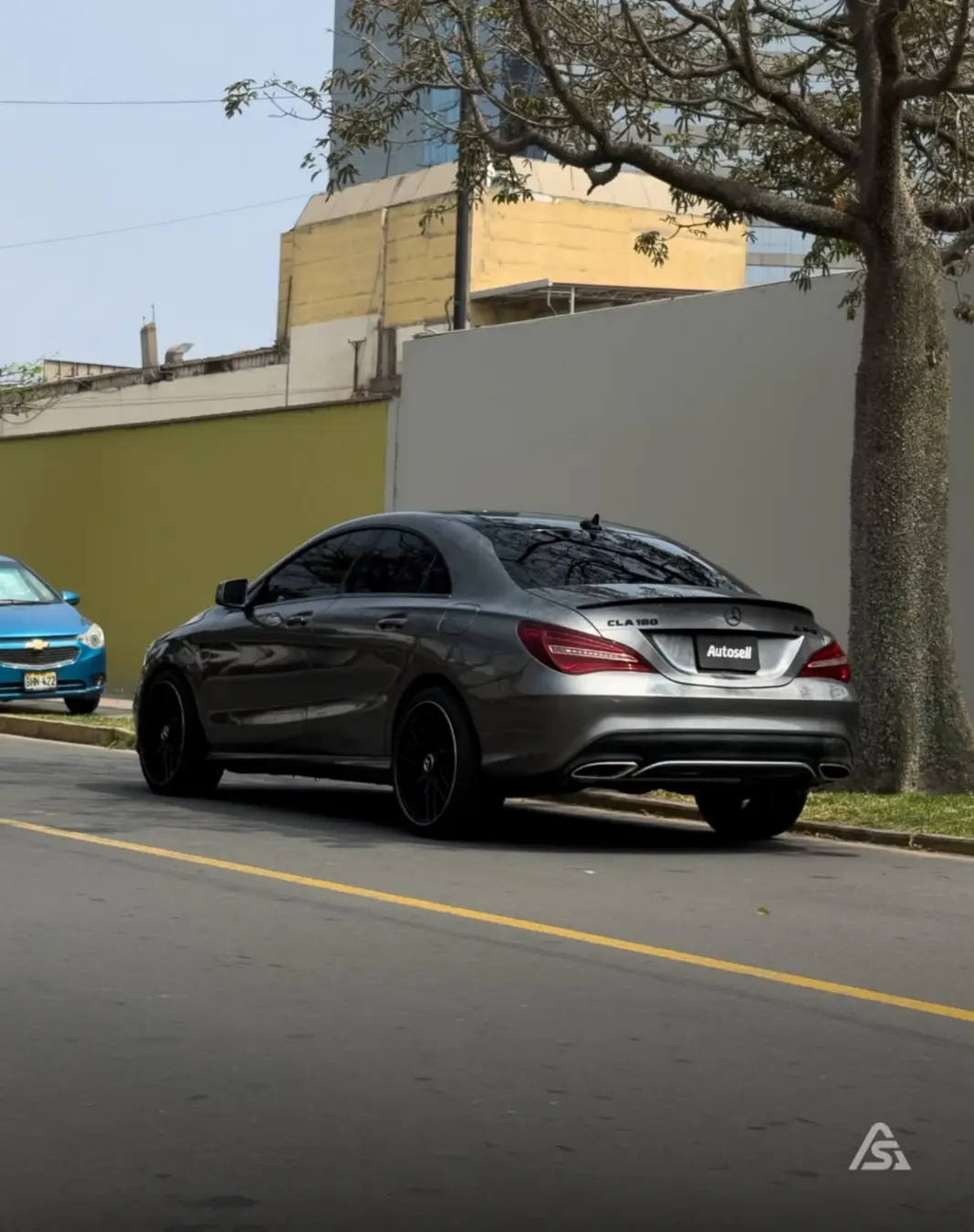 Mercedes Benz CLA 180