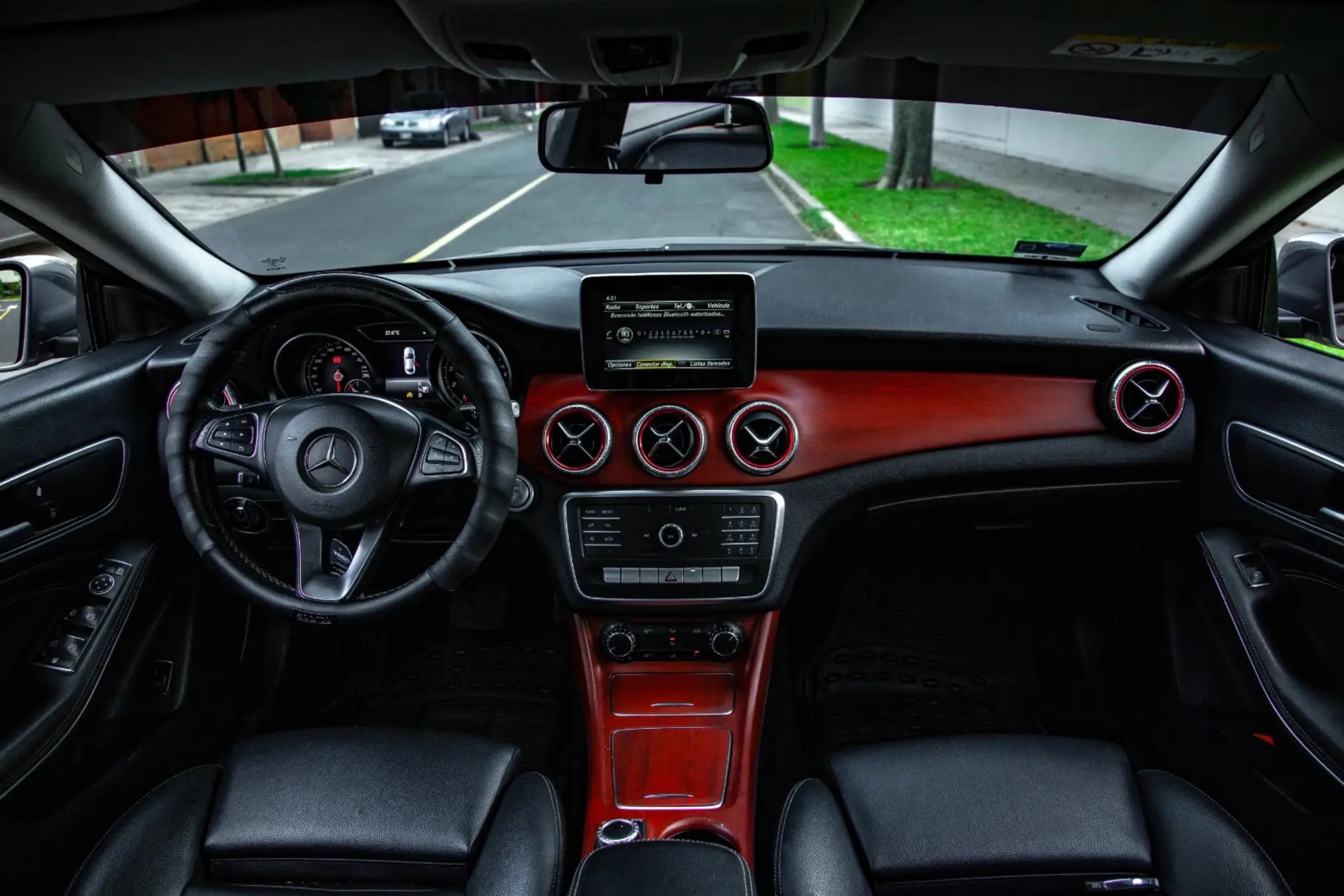 Mercedes Benz CLA 180