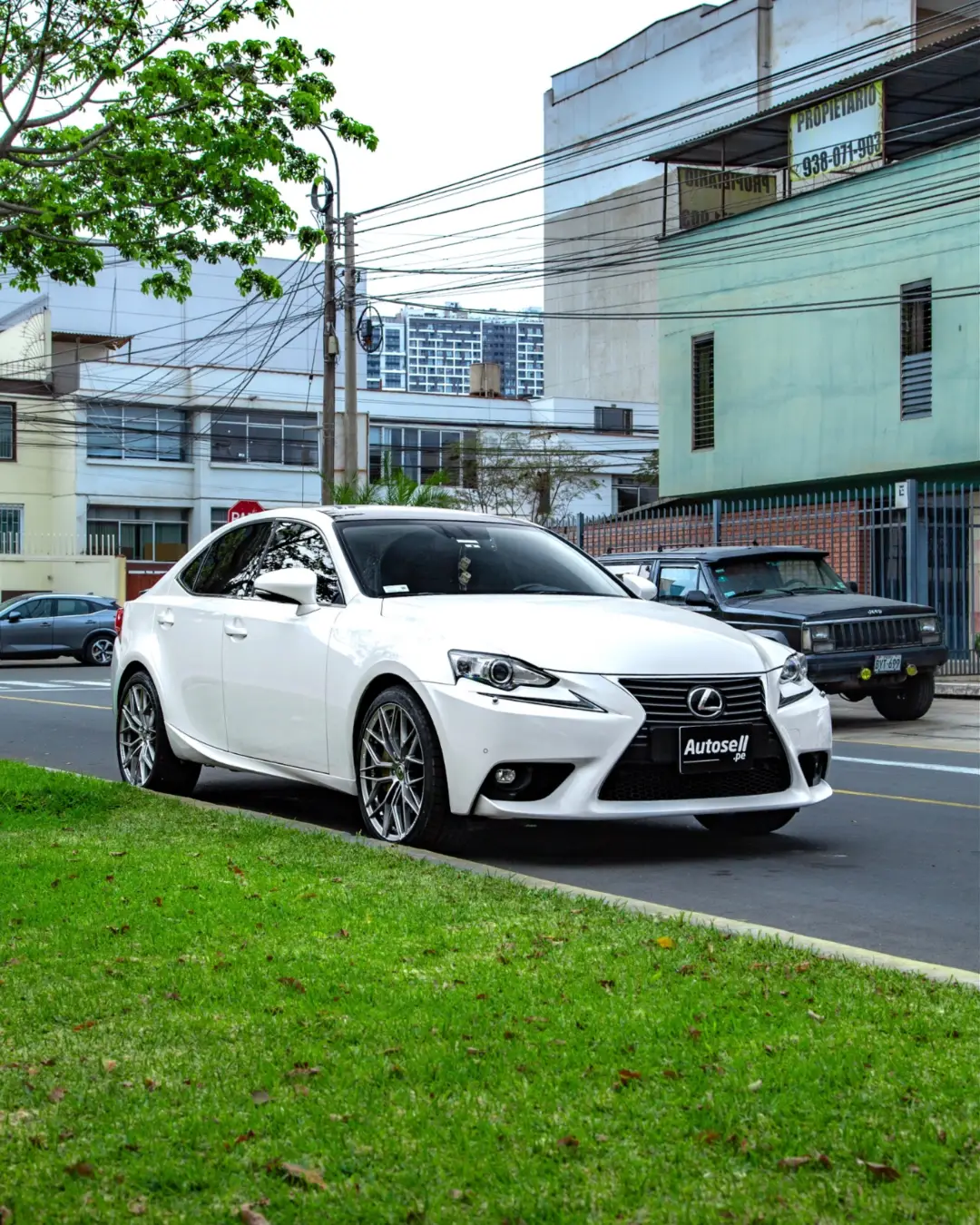 Lexus IS