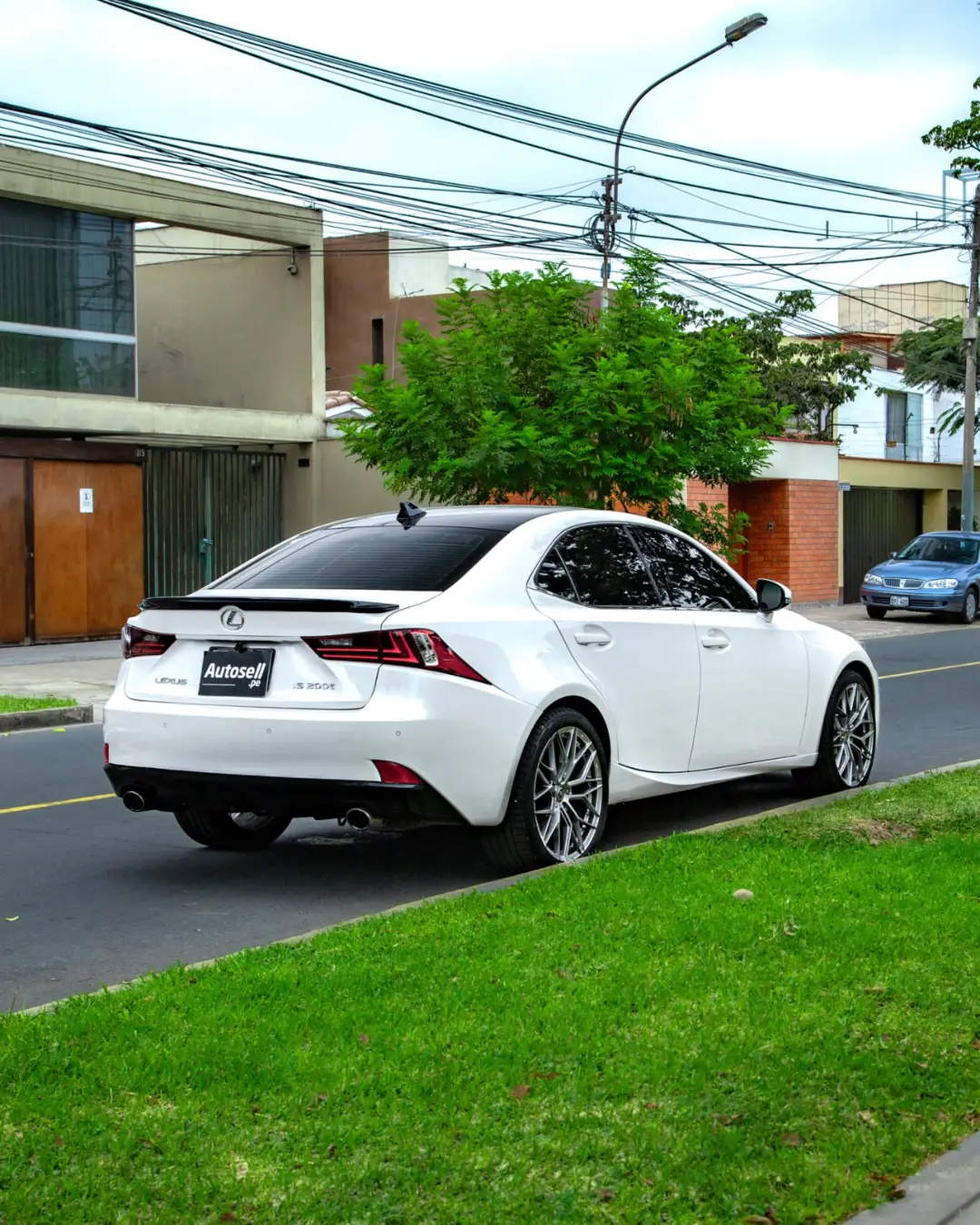 Lexus IS