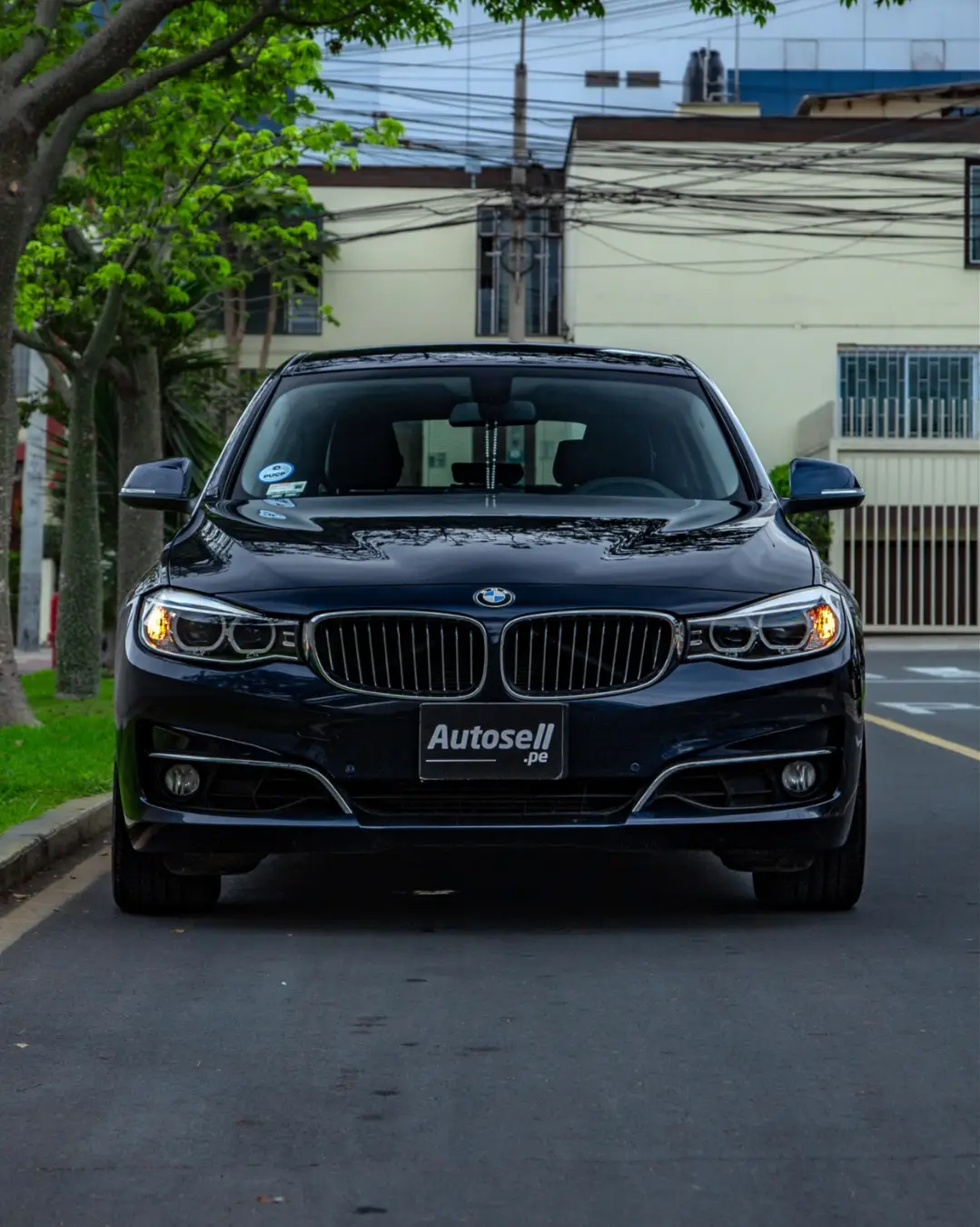 BMW 320i