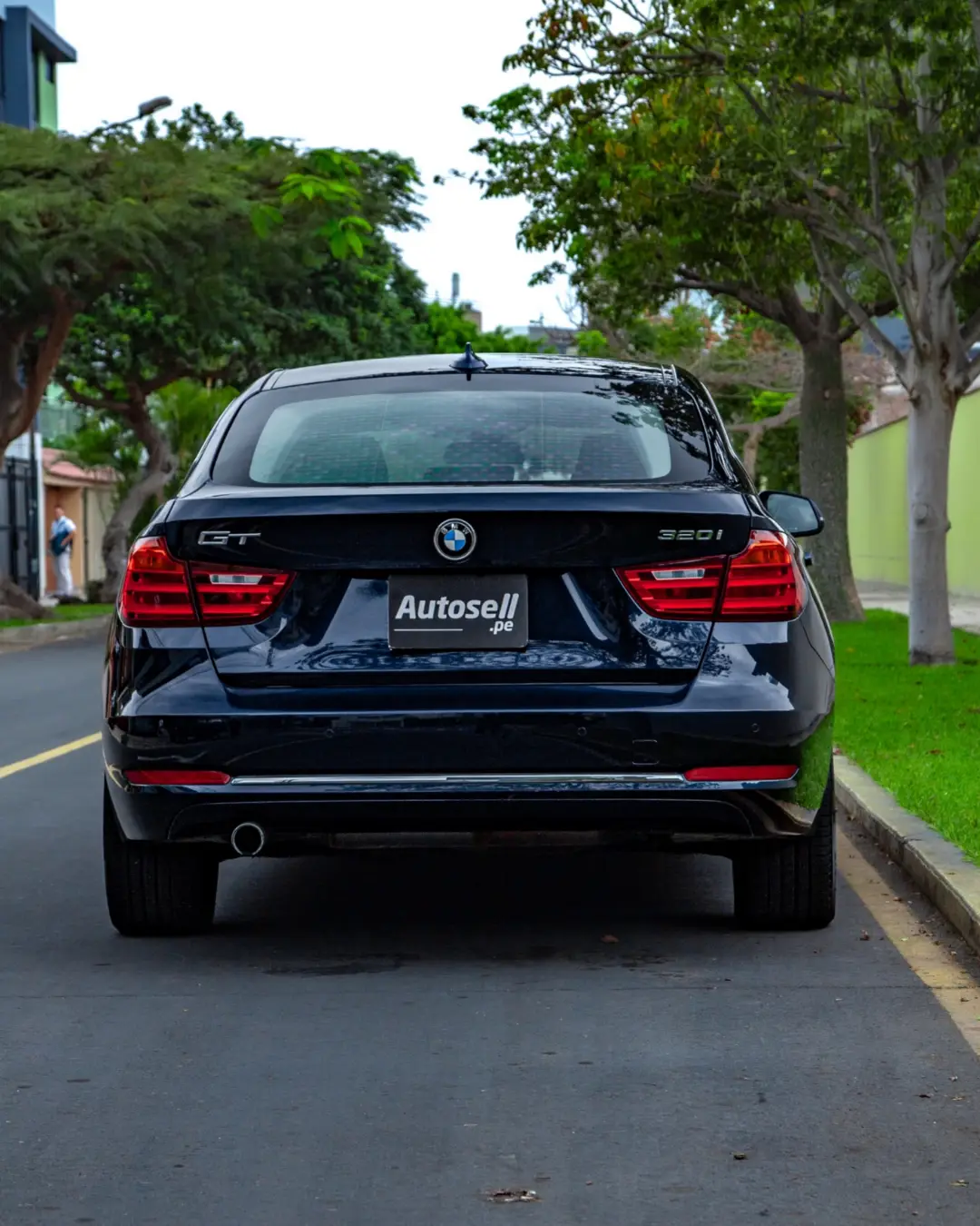 BMW 320i