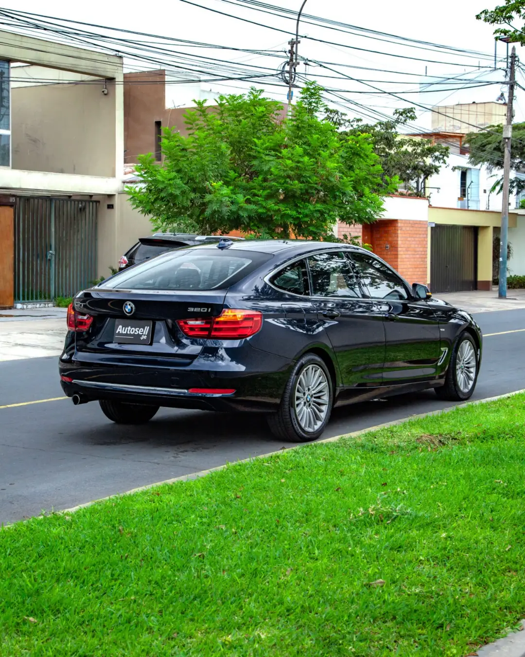 BMW 320i