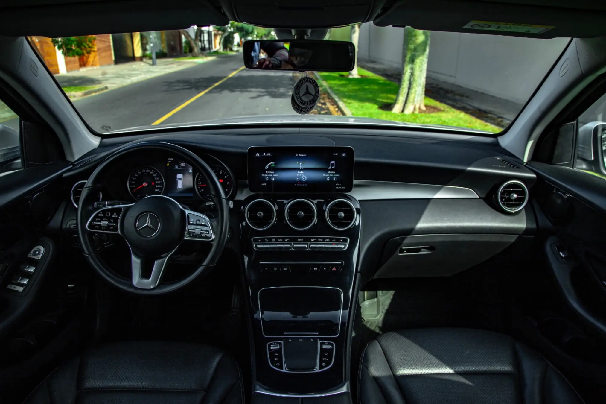 Mercedes Benz GLC200