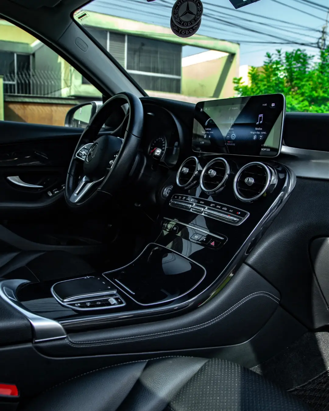 Mercedes Benz GLC200