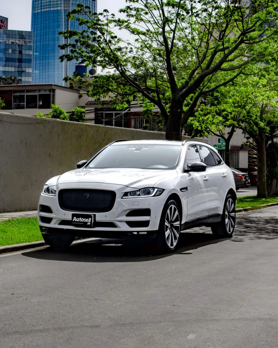 Jaguar F pace