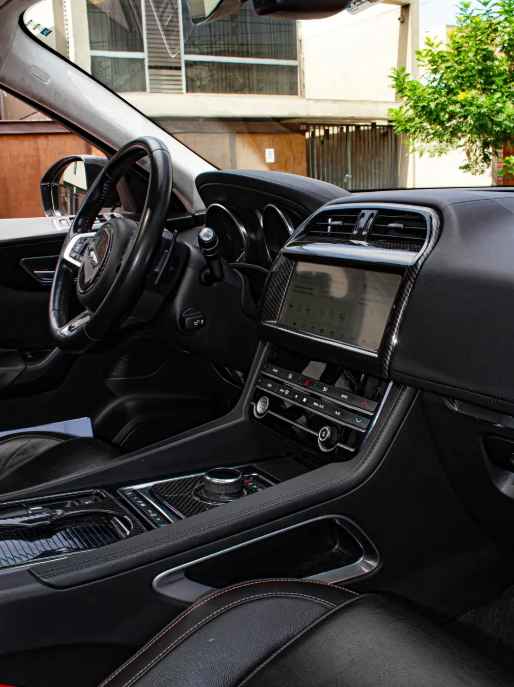 Jaguar F pace