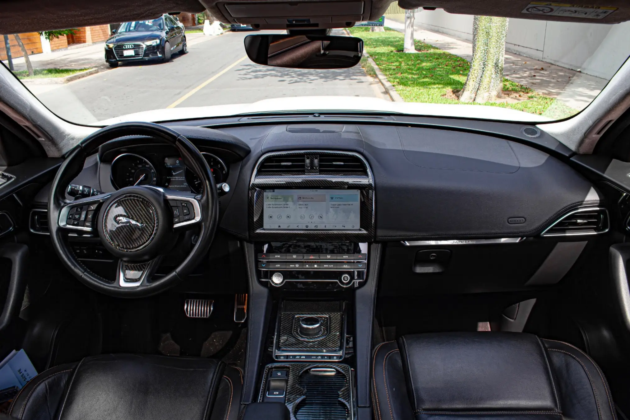 Jaguar F pace