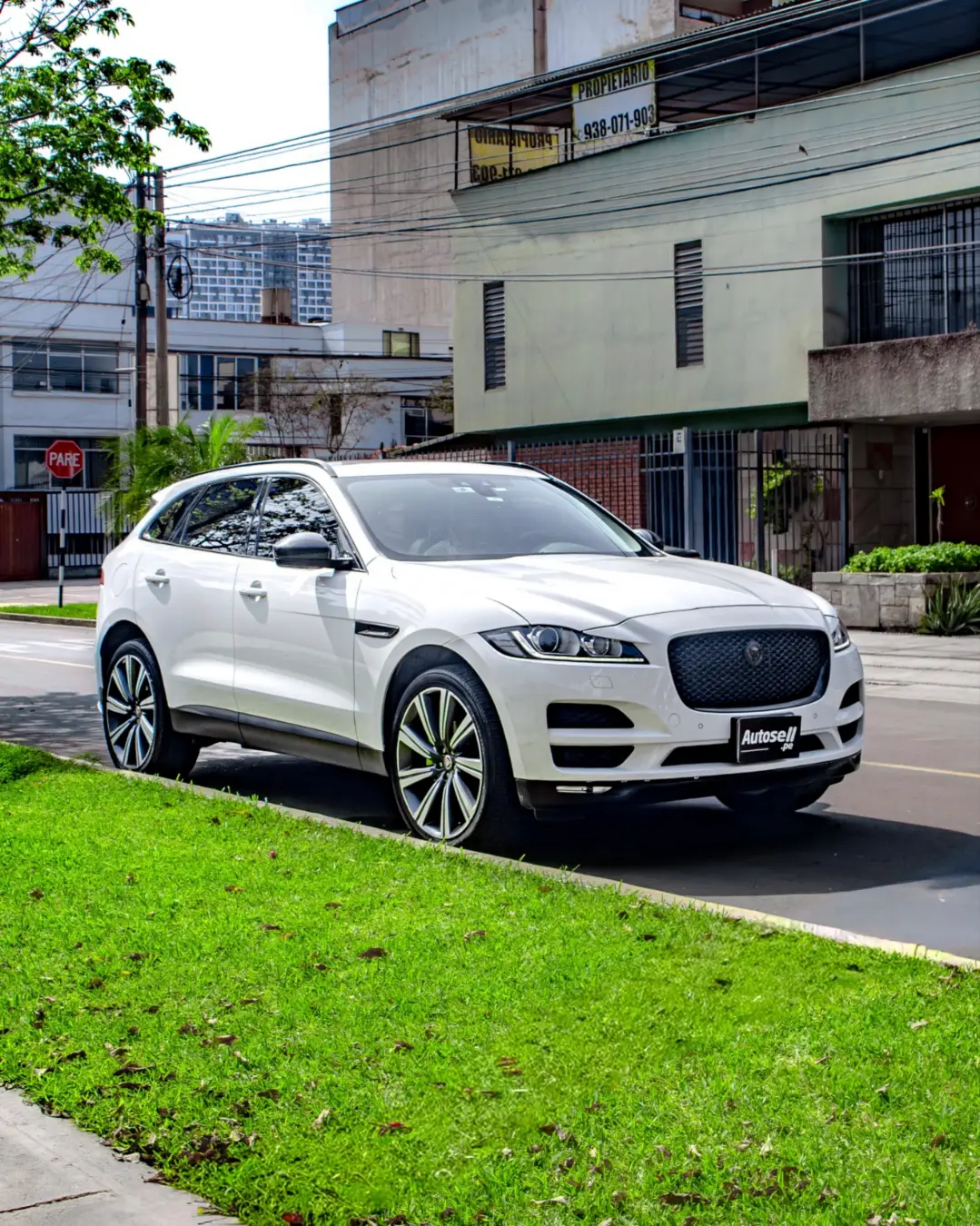 Jaguar F pace