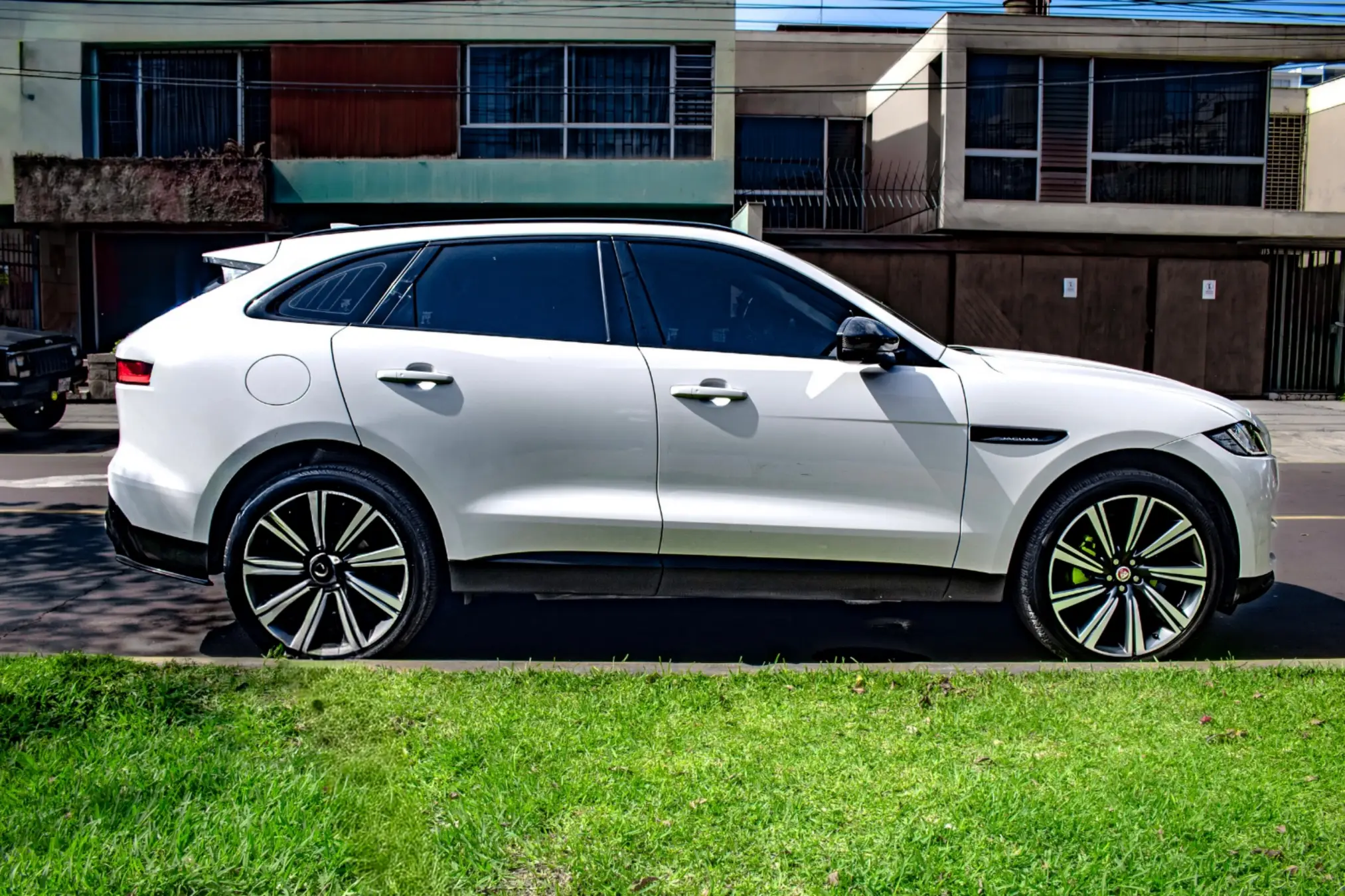 Jaguar F pace