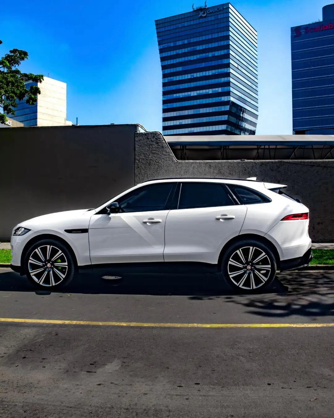 Jaguar F pace