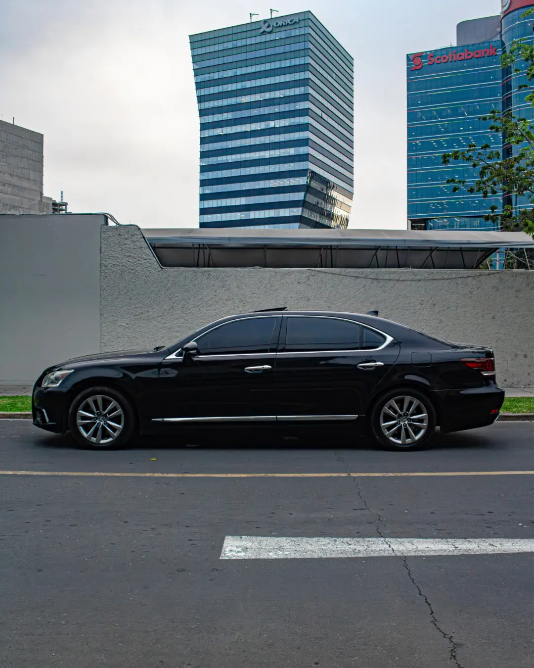 Lexus LS