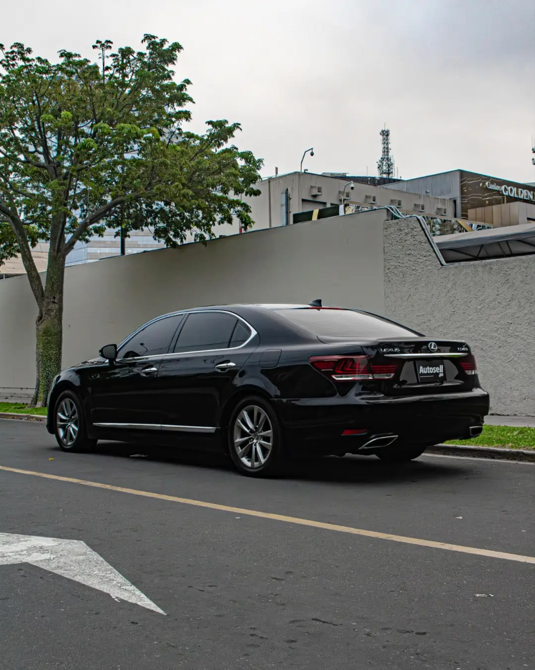 Lexus LS