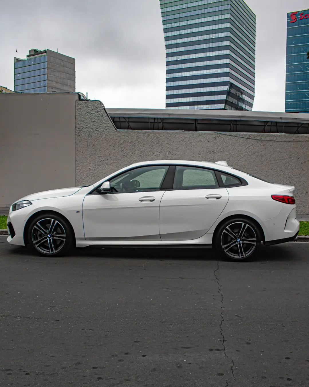 BMW 220i