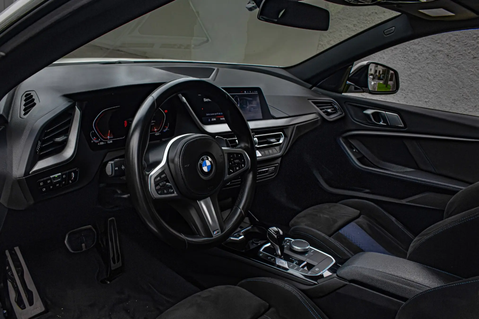 BMW 220i