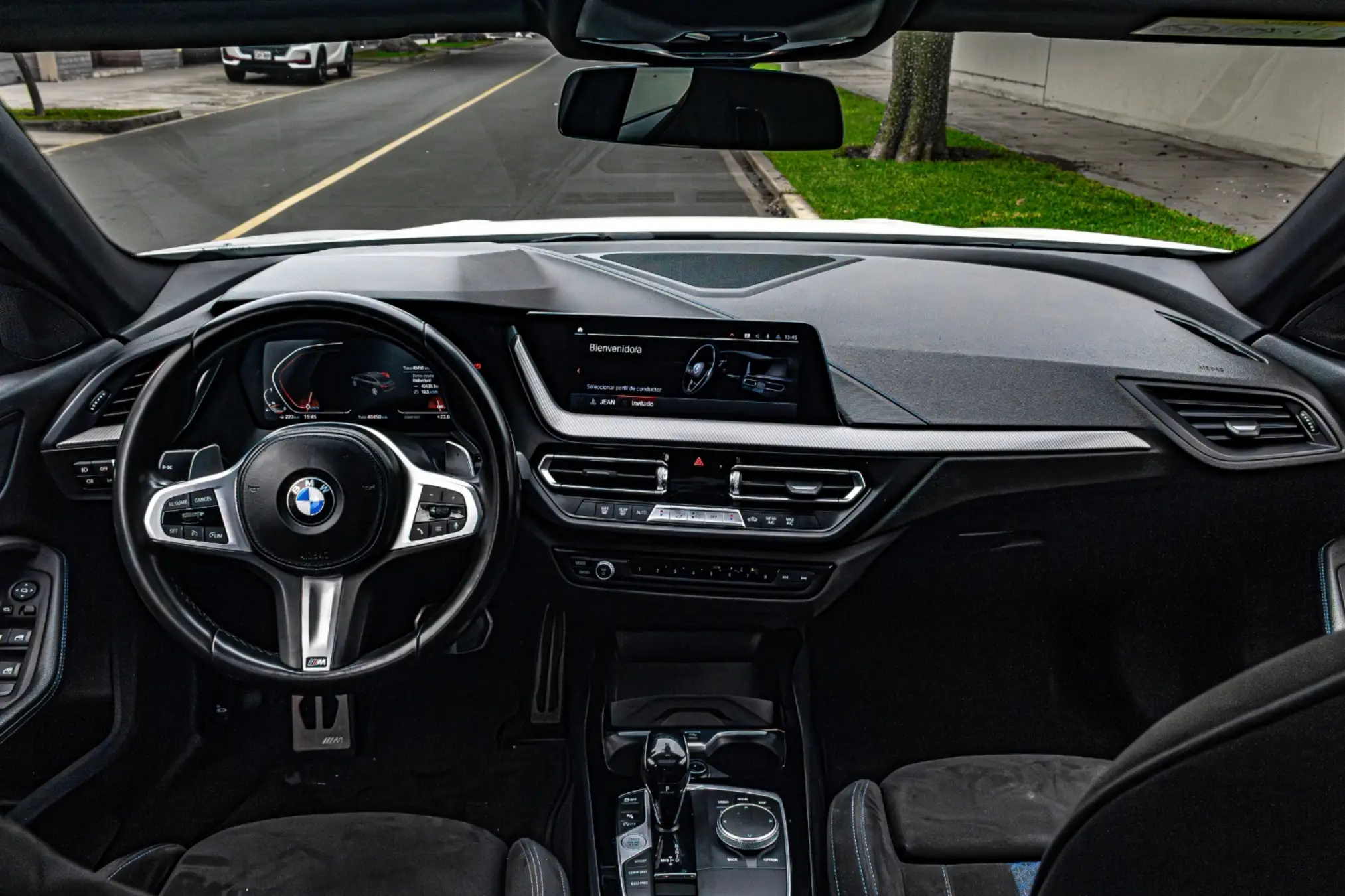 BMW 220i