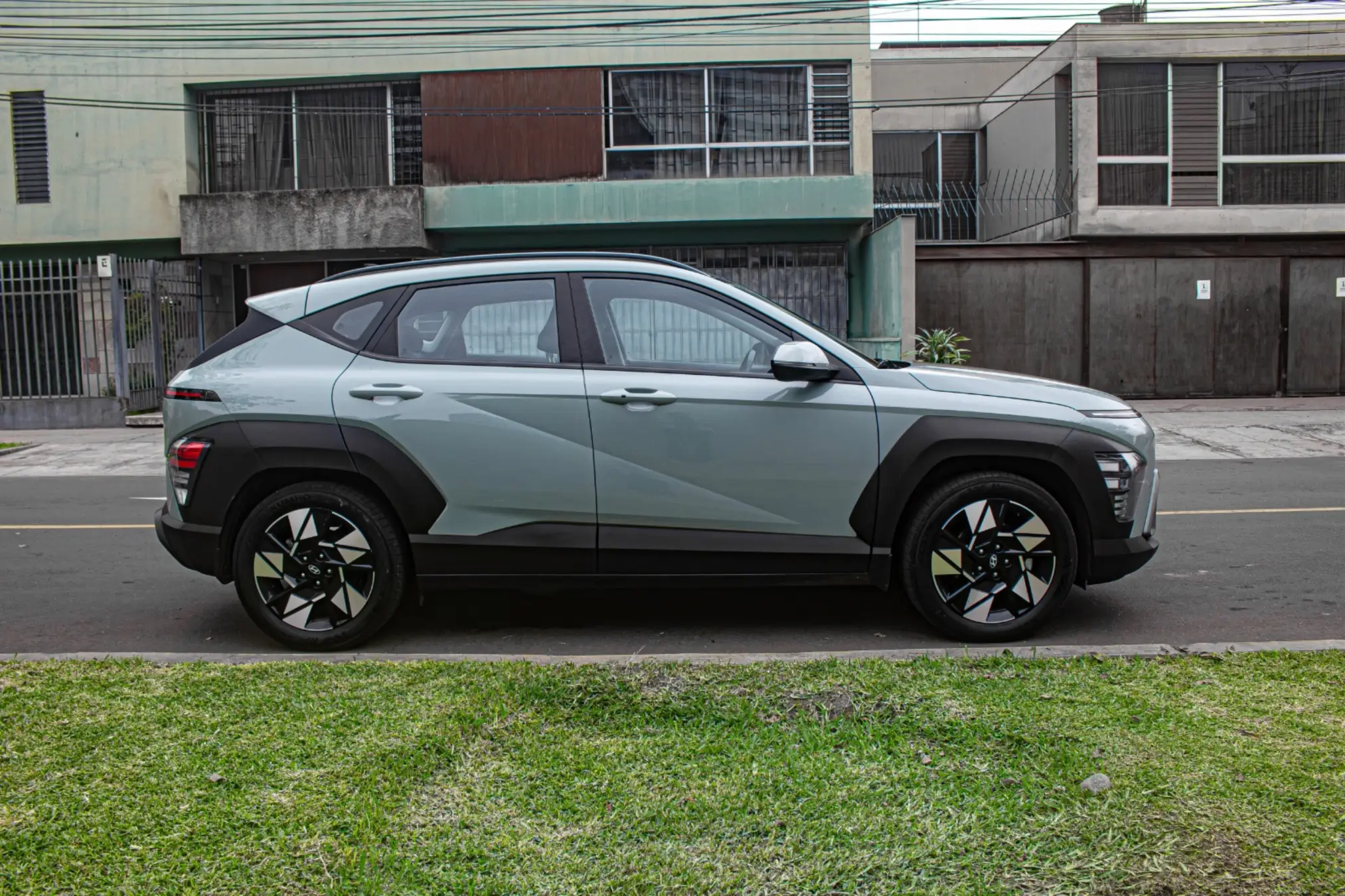 Hyundai Kona hev