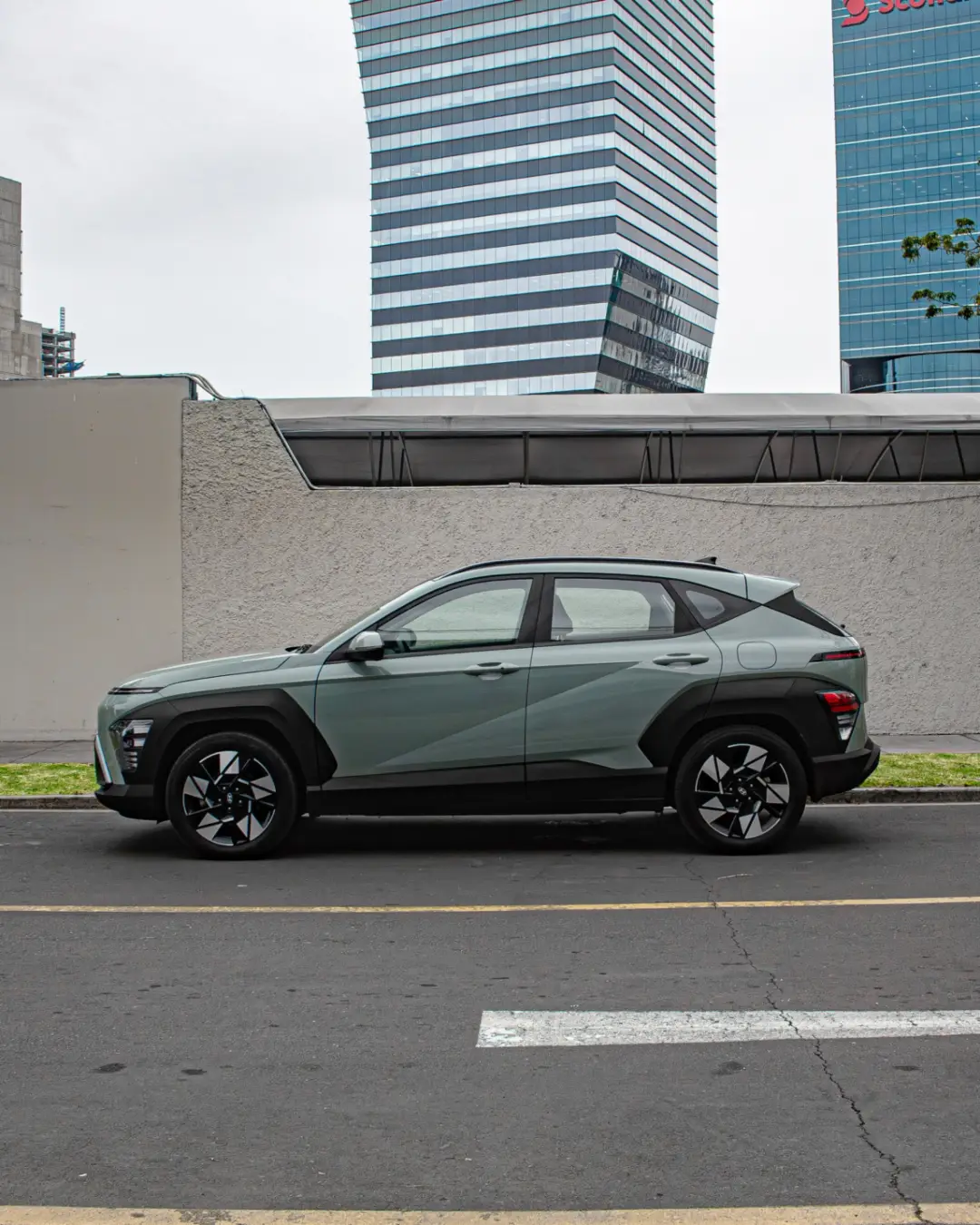 Hyundai Kona hev