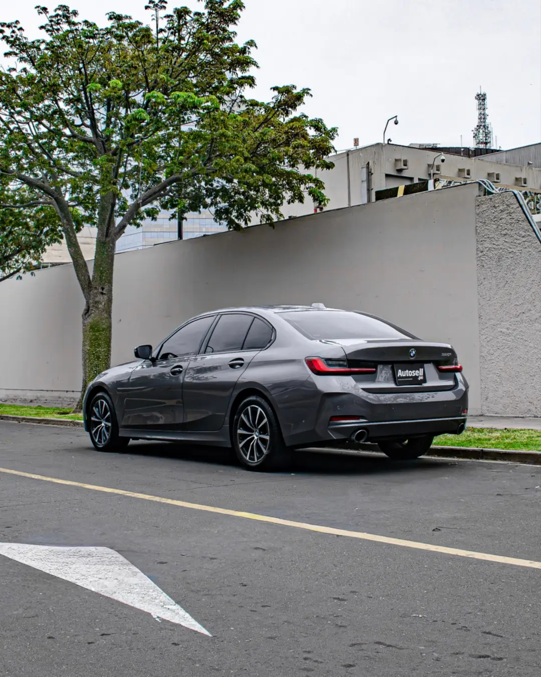 BMW 320i