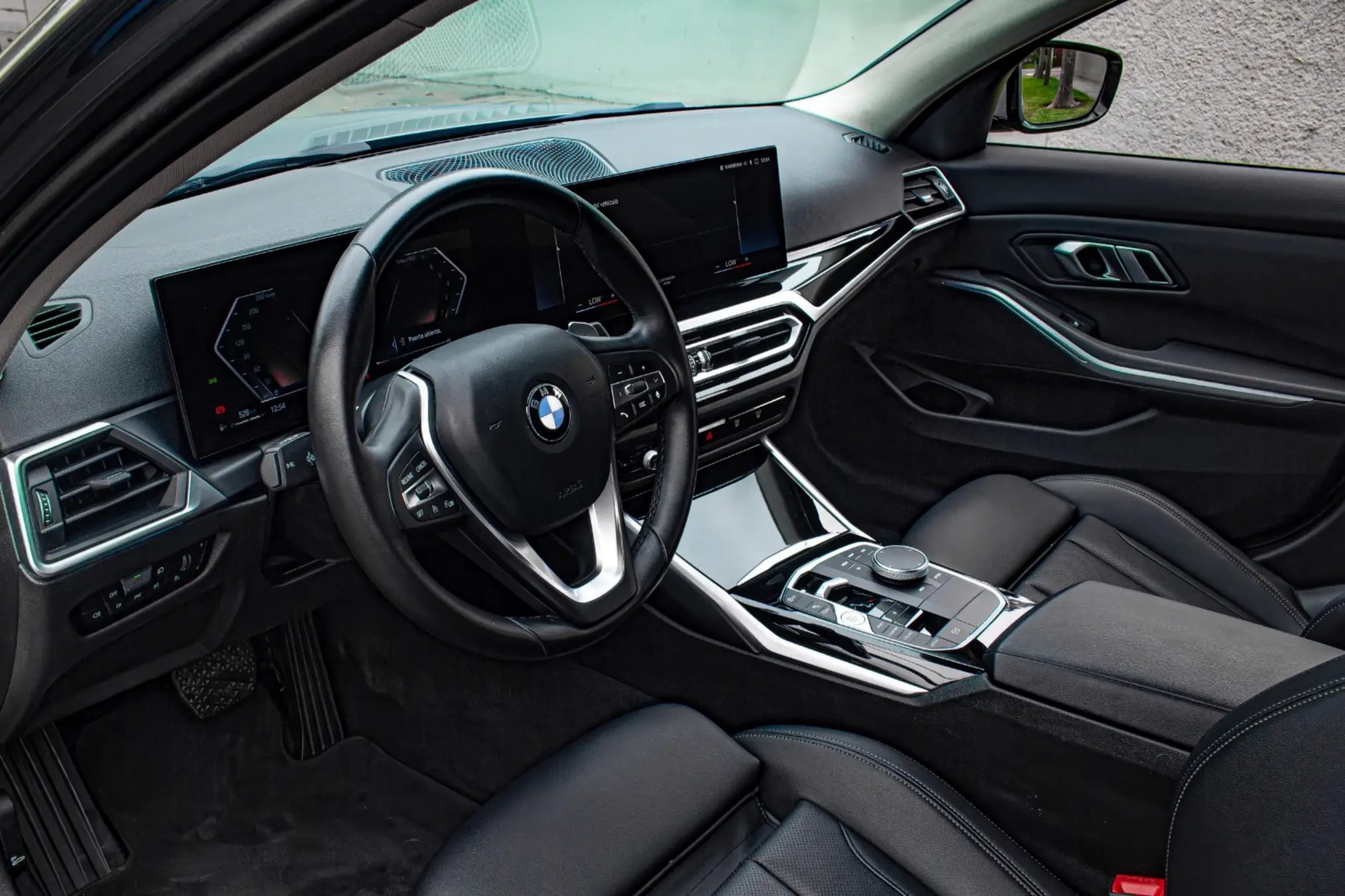 BMW 320i