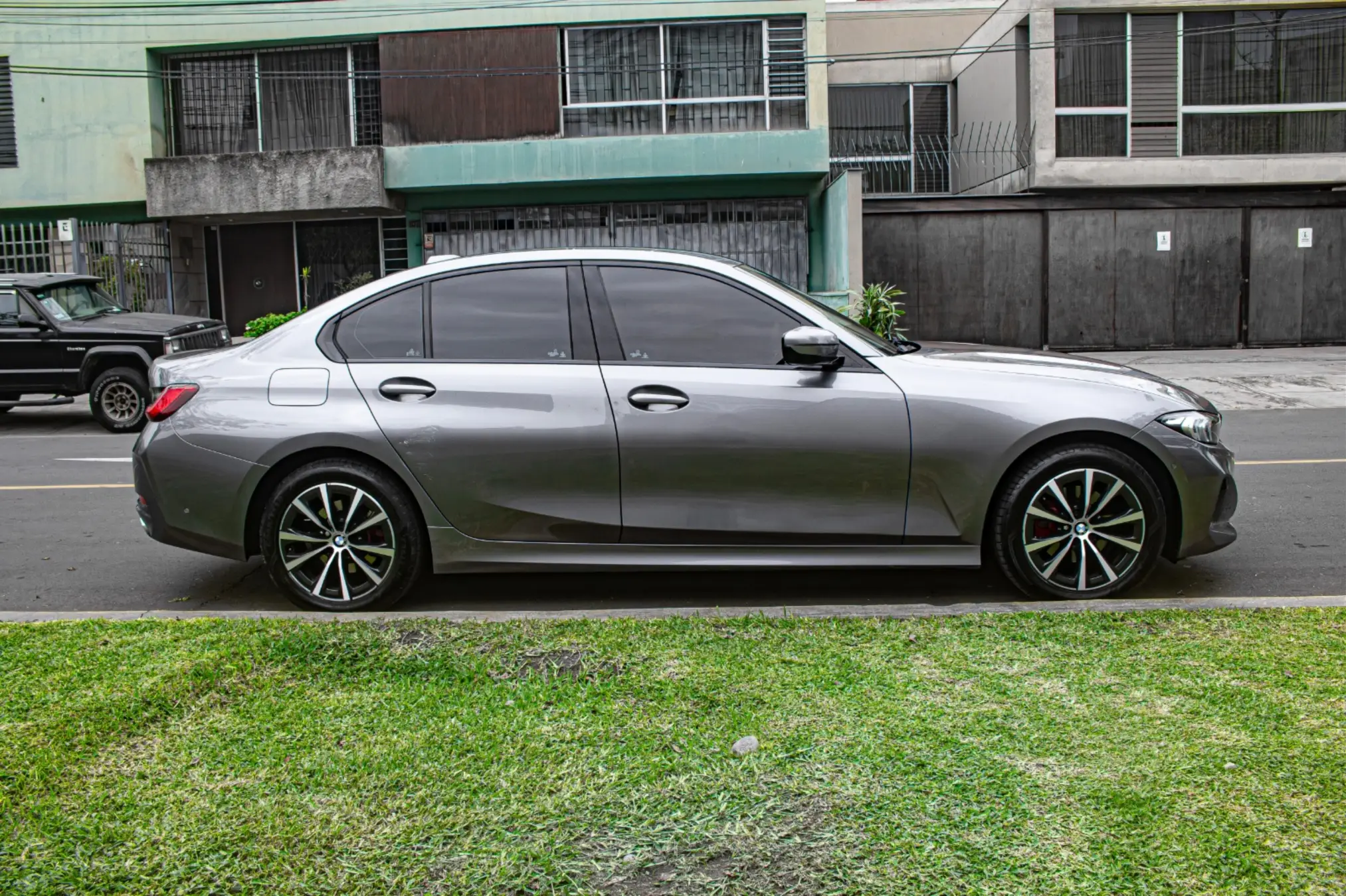 BMW 320i