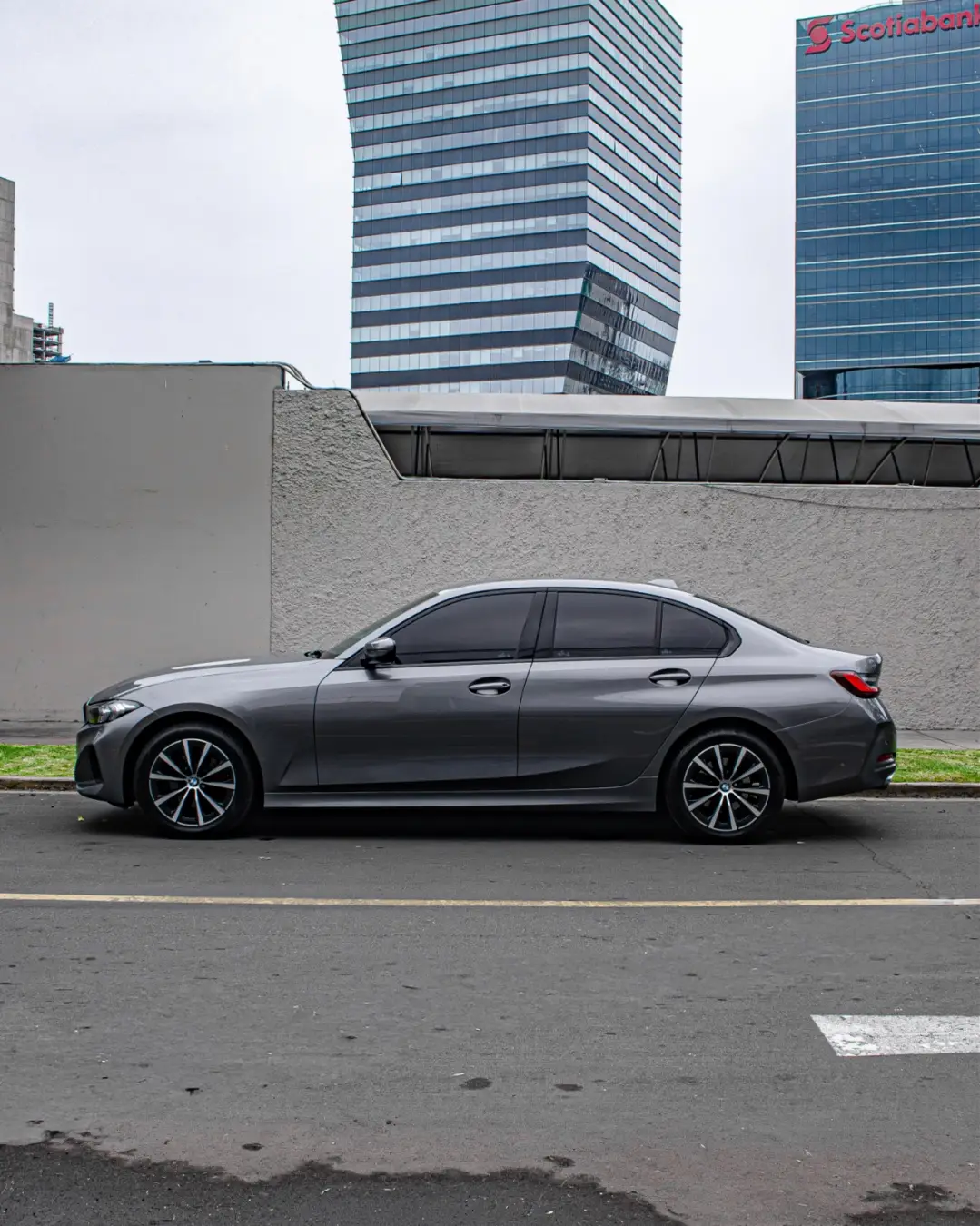 BMW 320i