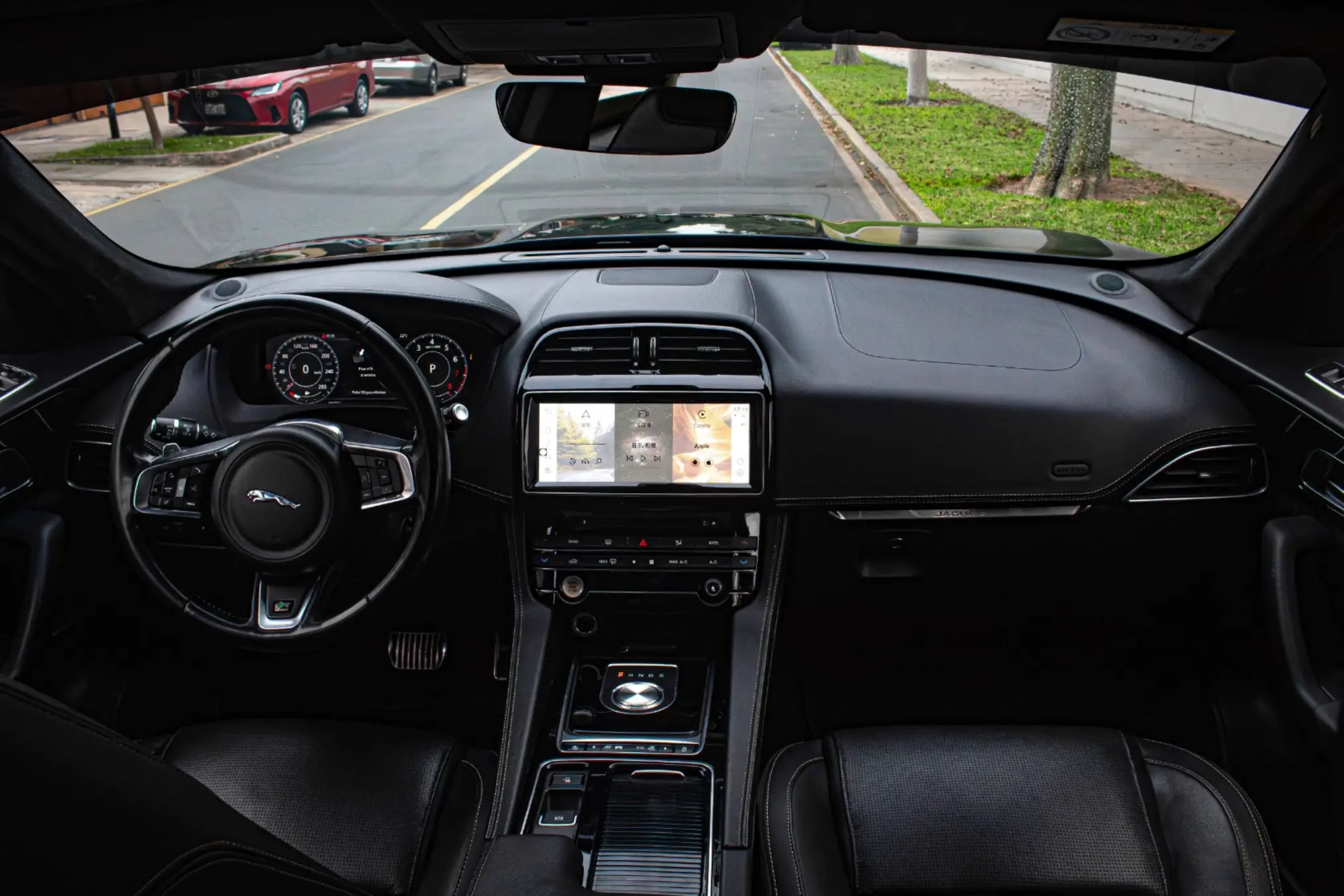 Jaguar F-Pace