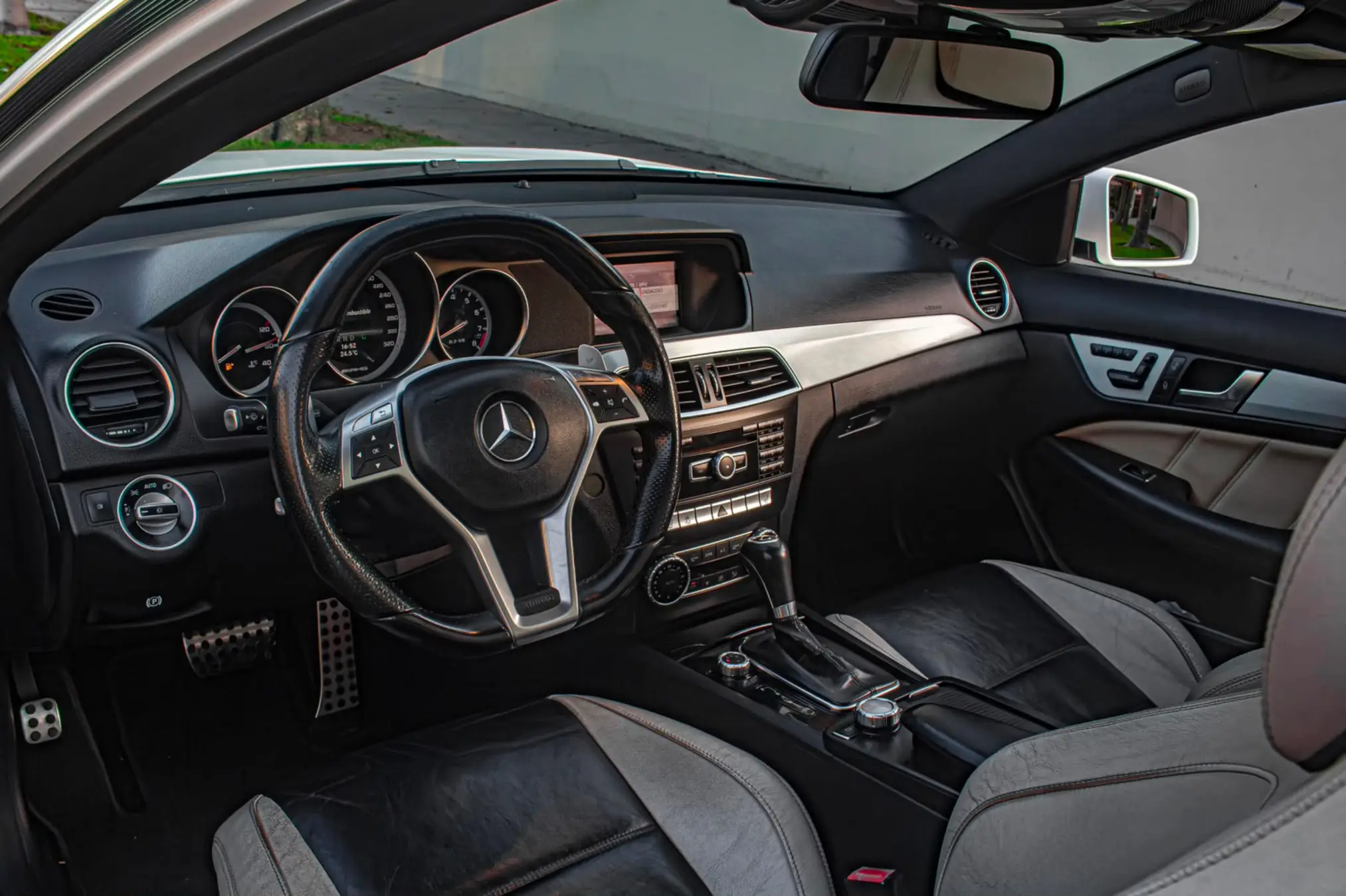 Mercedes Benz C63