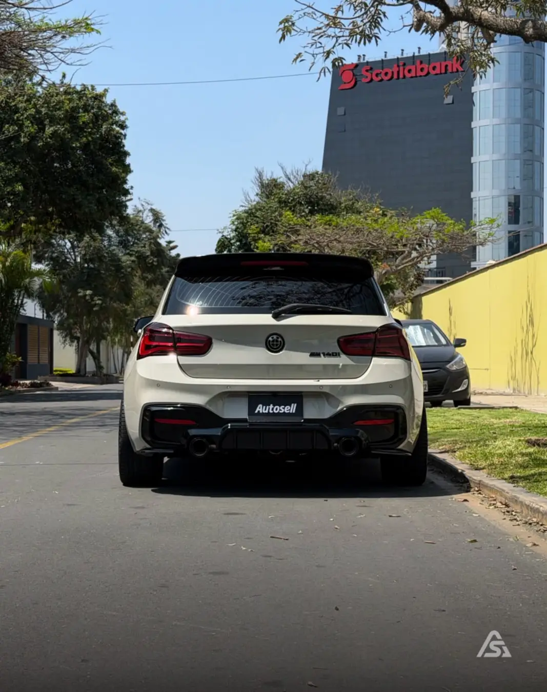 BMW M140i