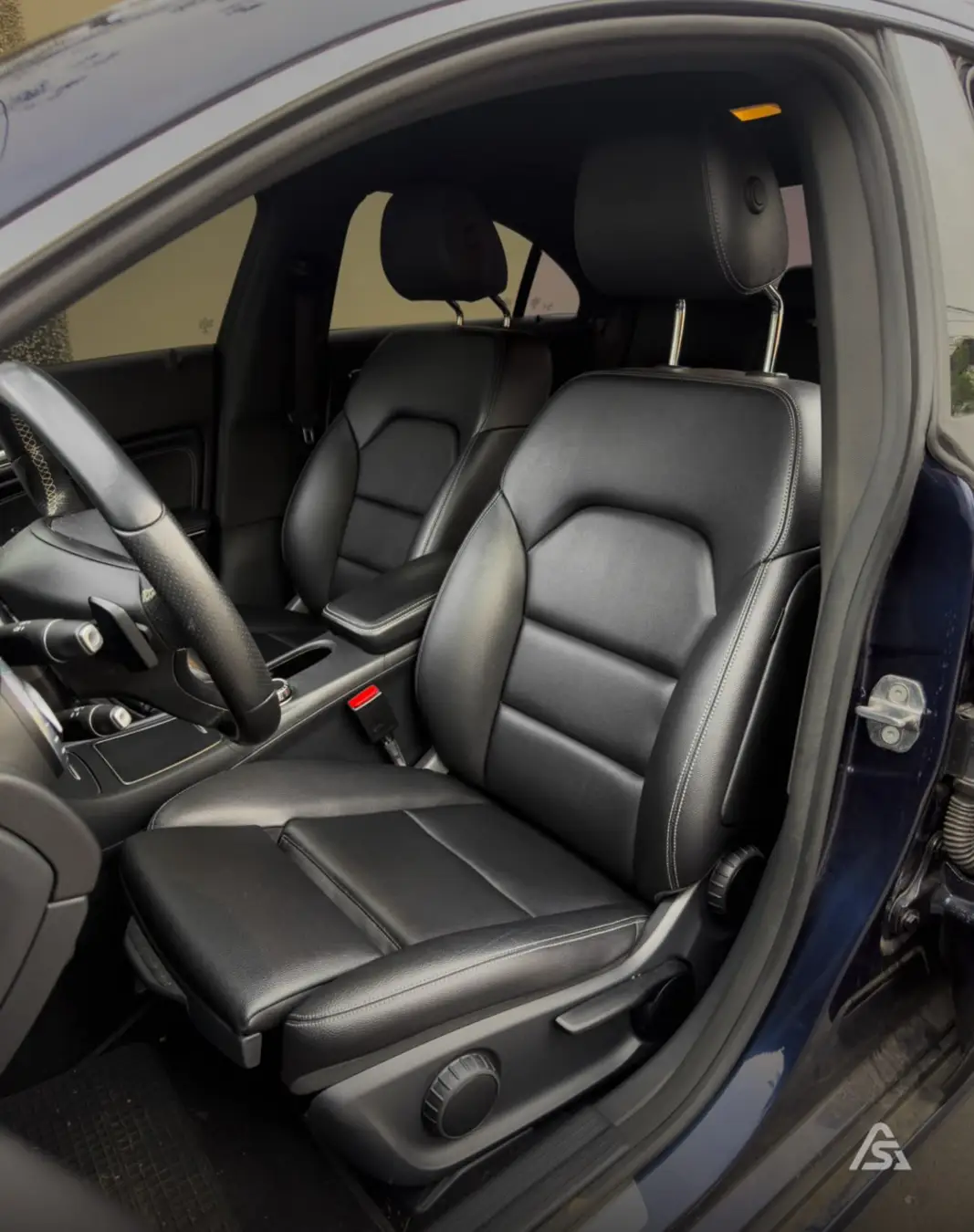 Mercedes Benz CLA 180