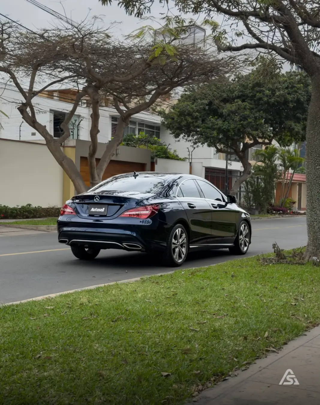 Mercedes Benz CLA 180