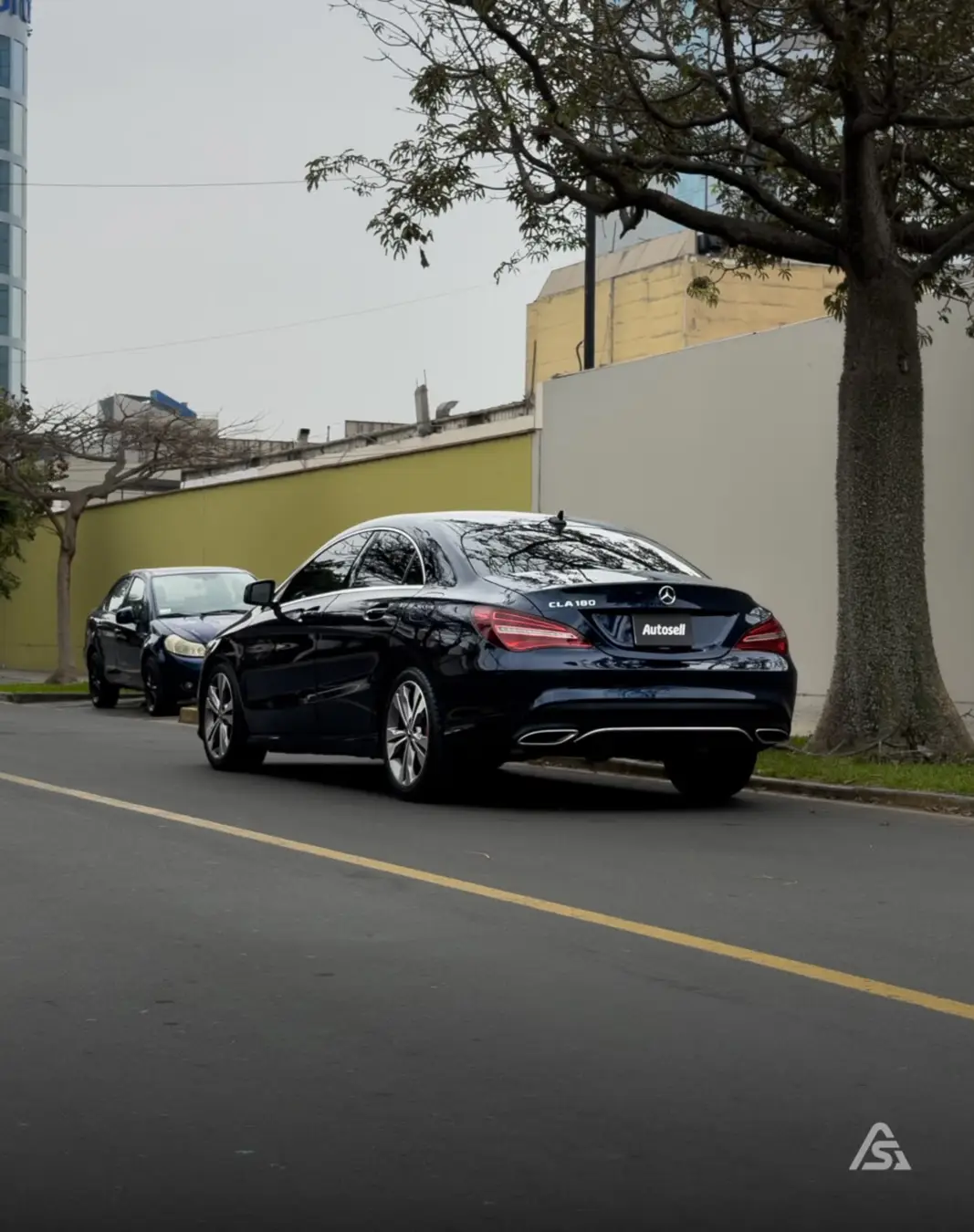 Mercedes Benz CLA 180