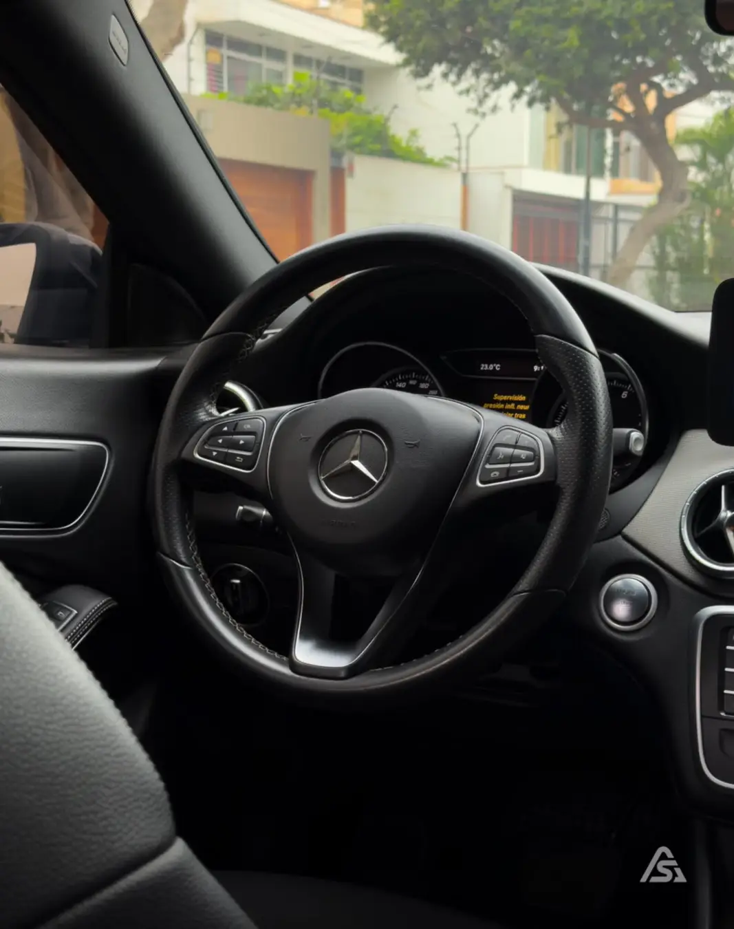 Mercedes Benz CLA 180