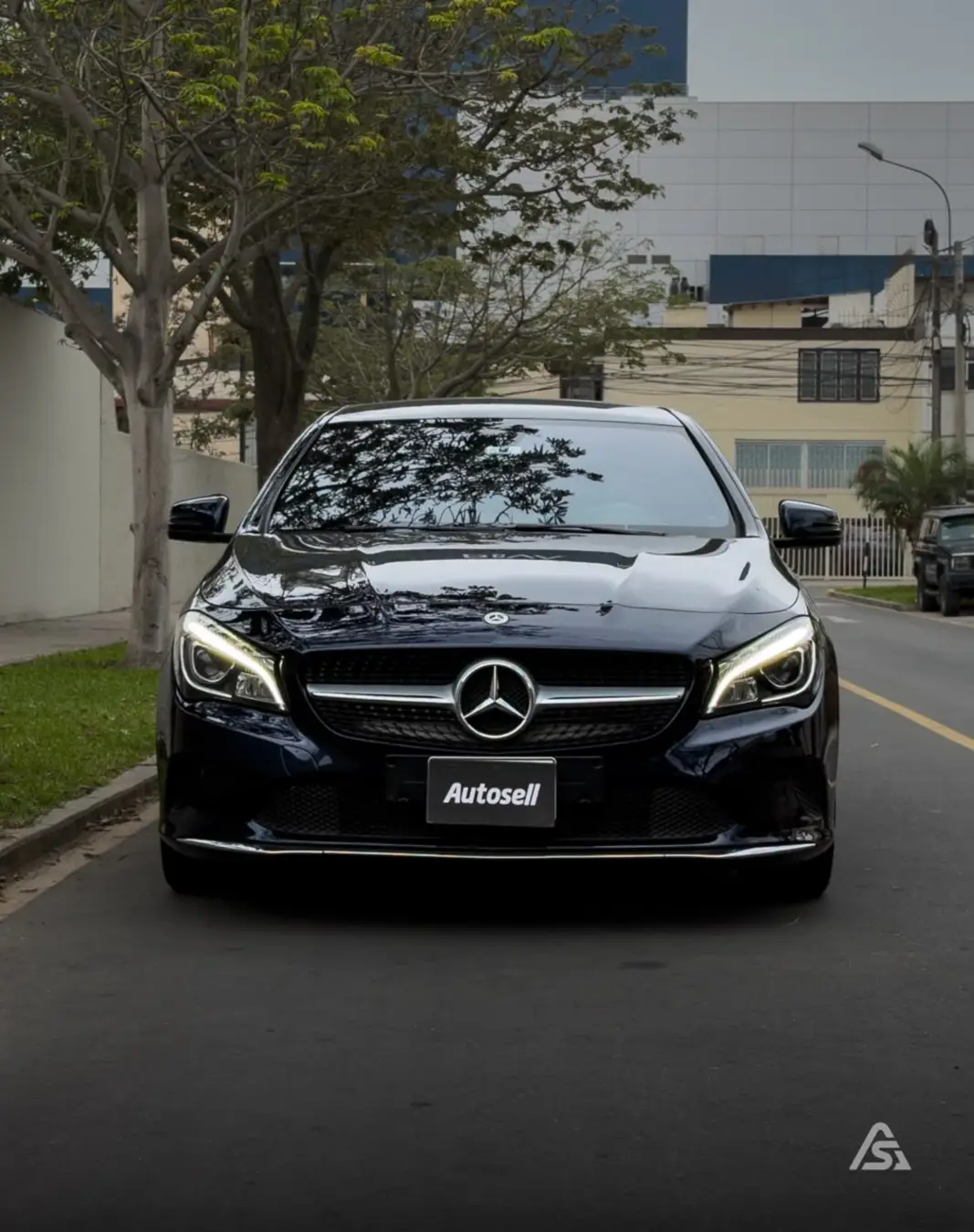 Mercedes Benz CLA 180
