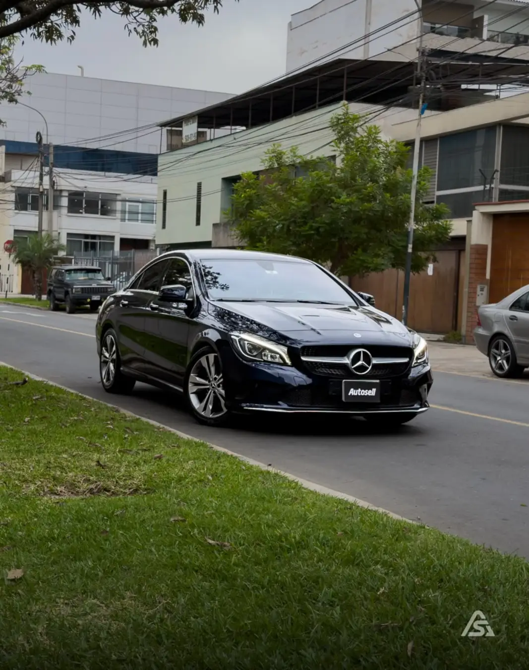Mercedes Benz CLA 180