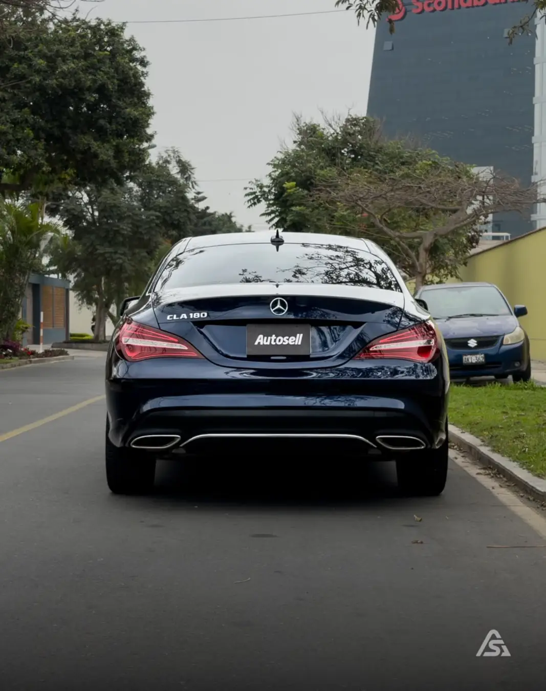 Mercedes Benz CLA 180