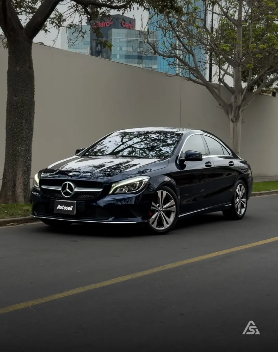 Mercedes Benz CLA 180