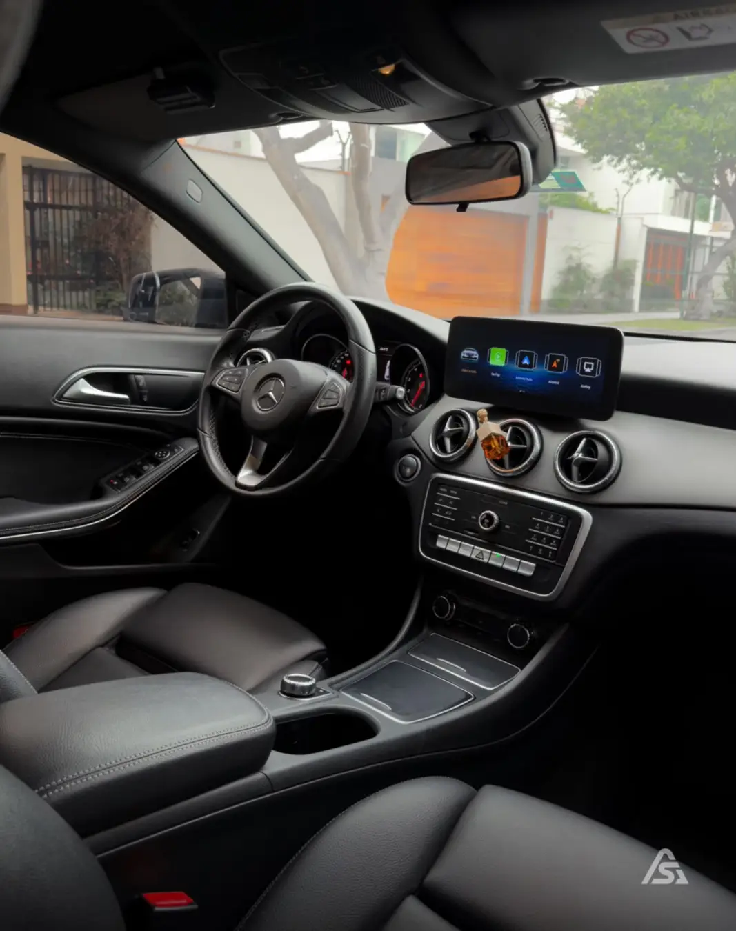 Mercedes Benz CLA 180