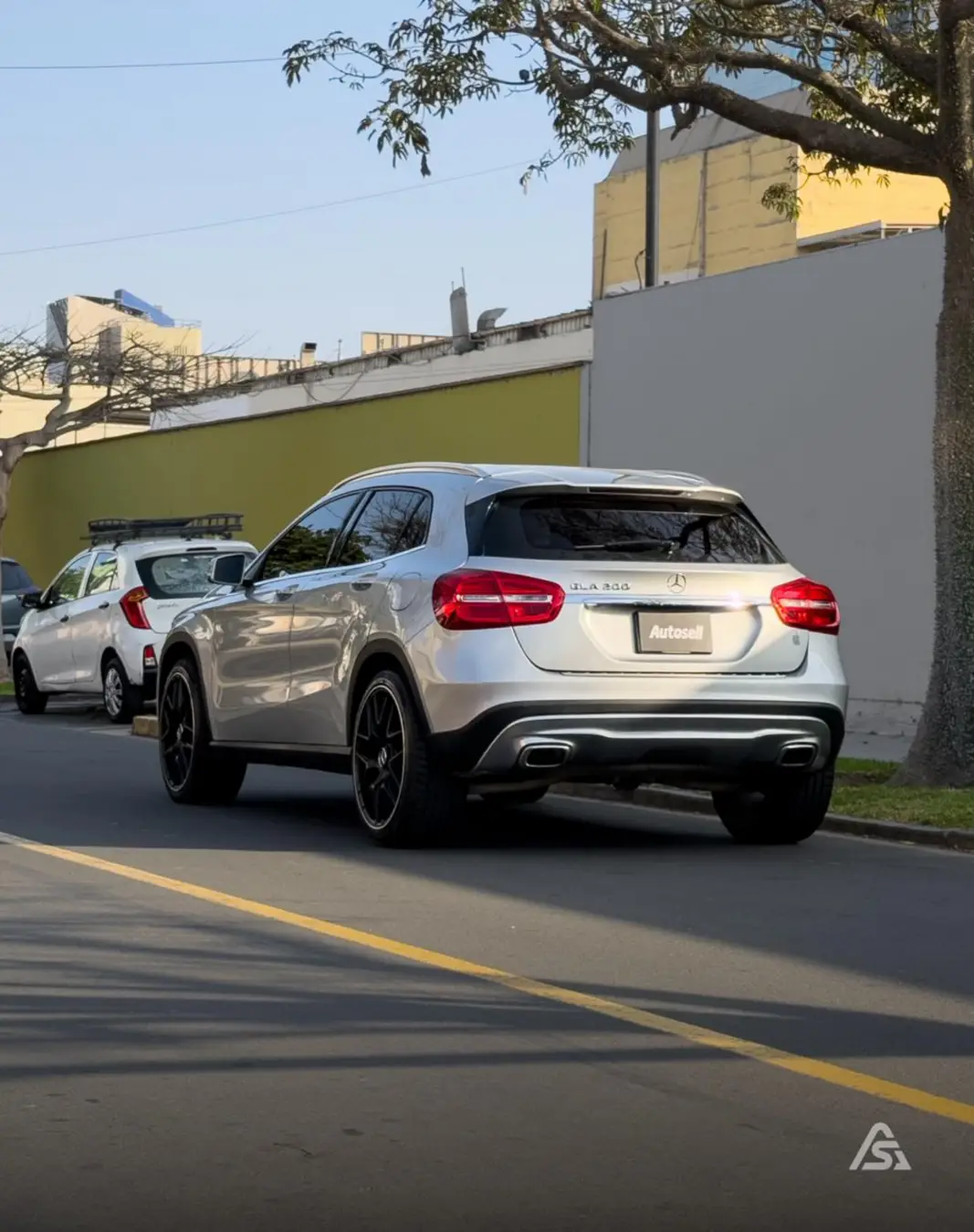 Mercedes Benz GLA 200