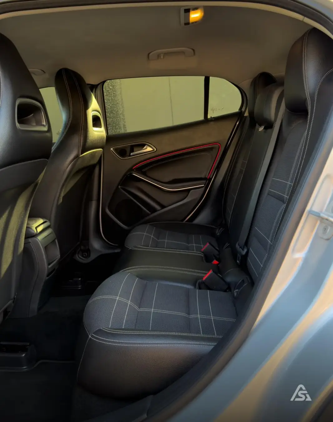 Mercedes Benz GLA 200