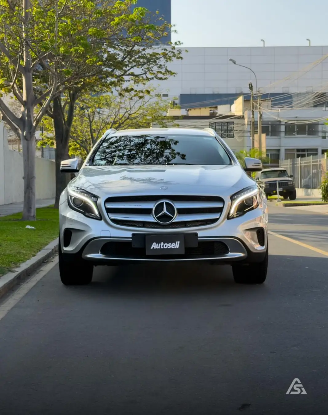 Mercedes Benz GLA 200