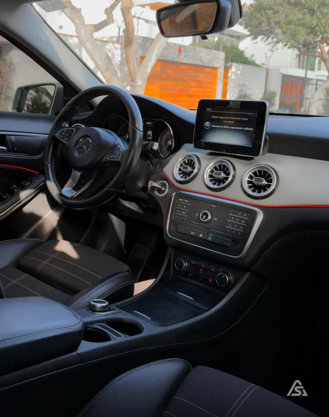 Mercedes Benz GLA 200