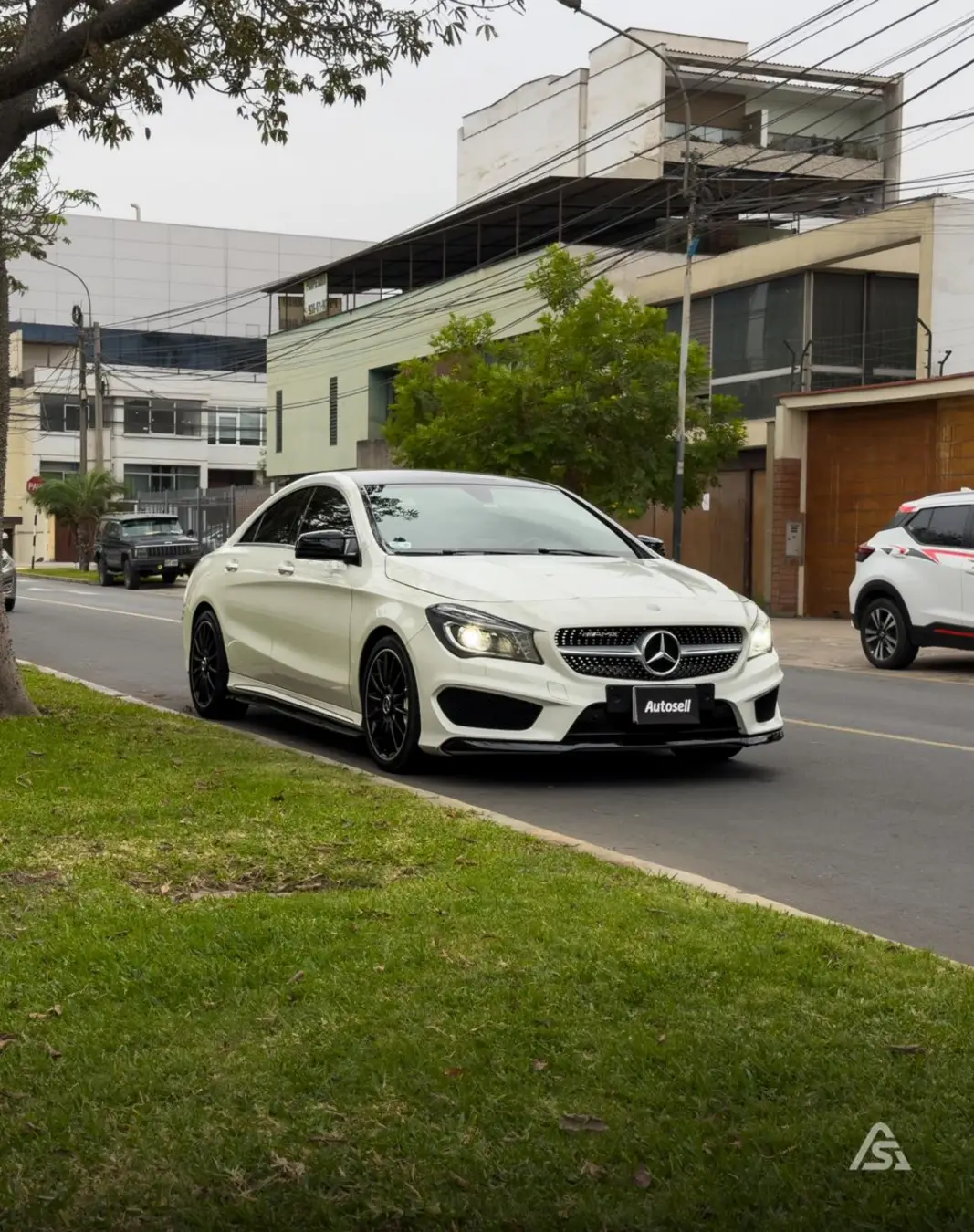 Mercedes Benz CLA 200