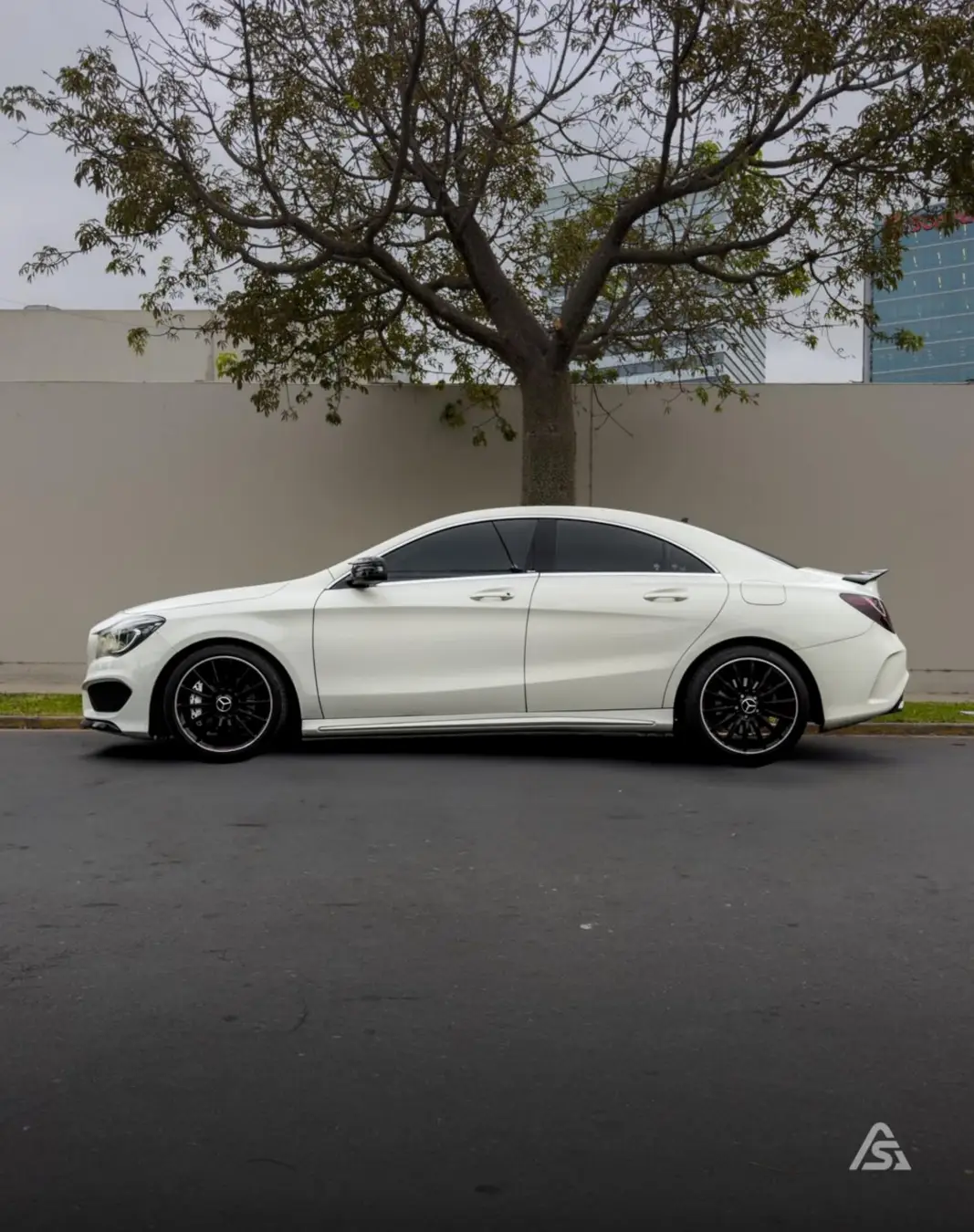 Mercedes Benz CLA 200