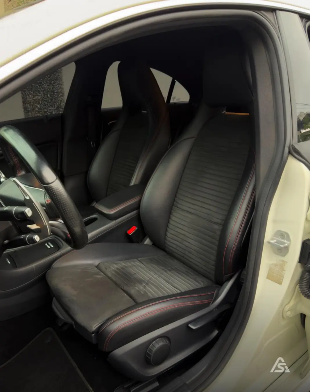 Mercedes Benz CLA 200