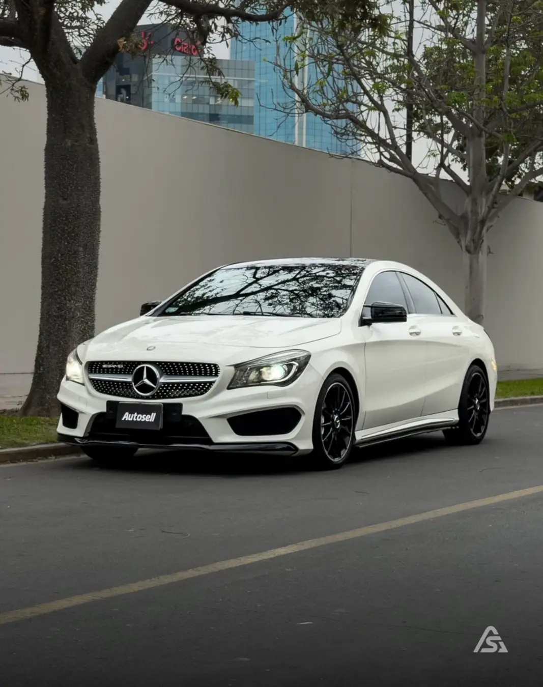 Mercedes Benz CLA 200