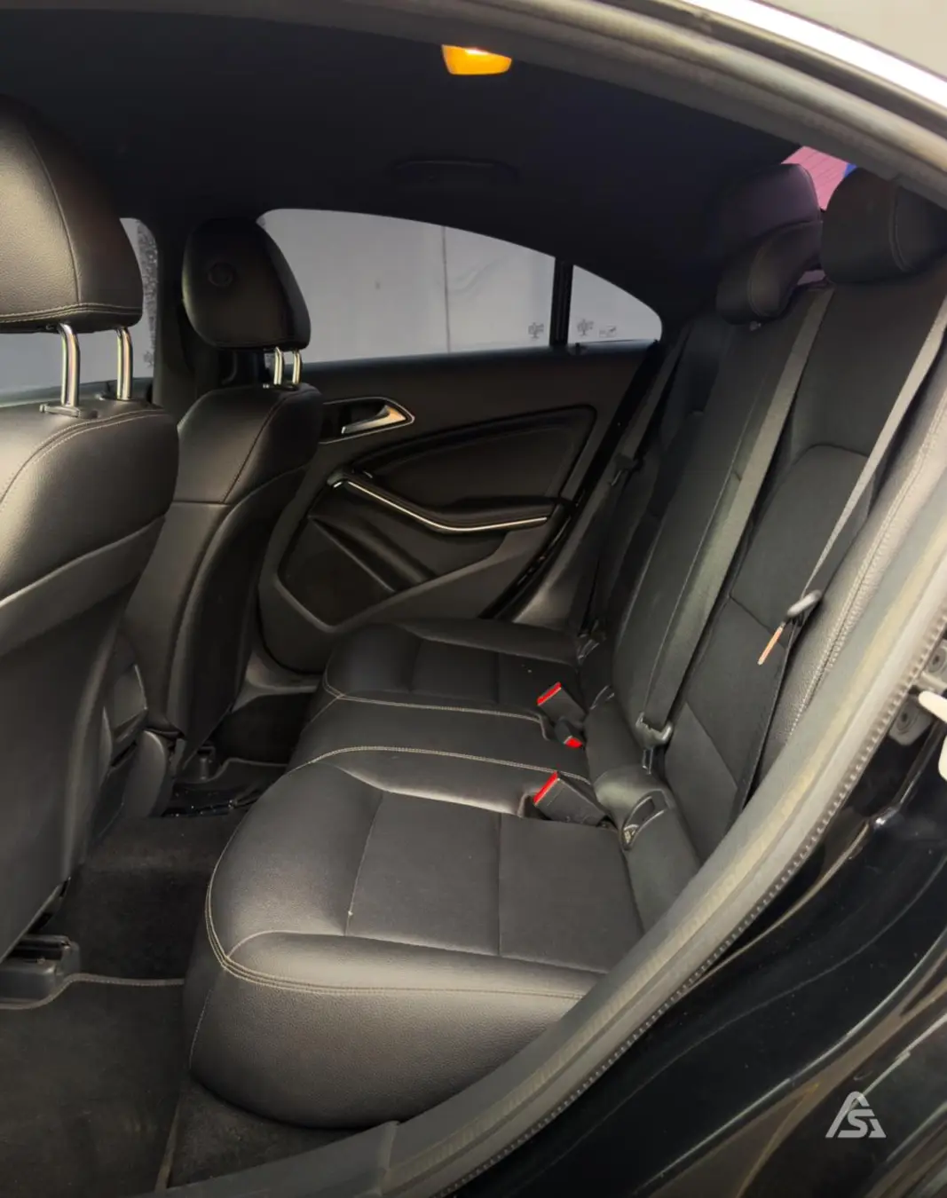 Mercedes Benz CLA 180