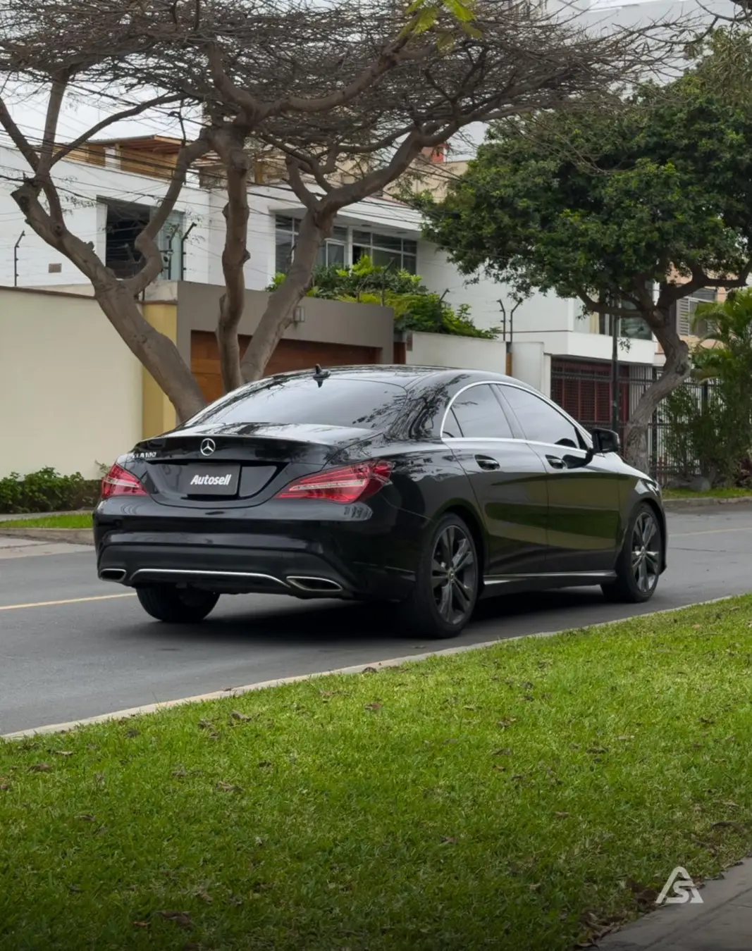 Mercedes Benz CLA 180