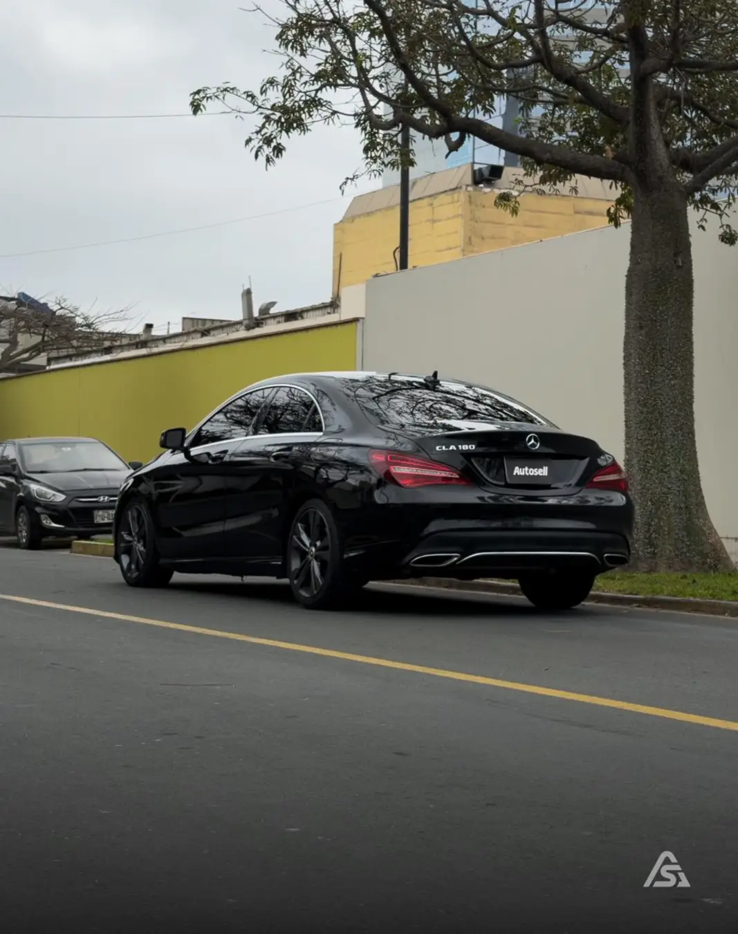 Mercedes Benz CLA 180